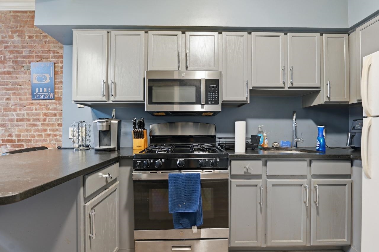 263 1ST ST Unit: 3R