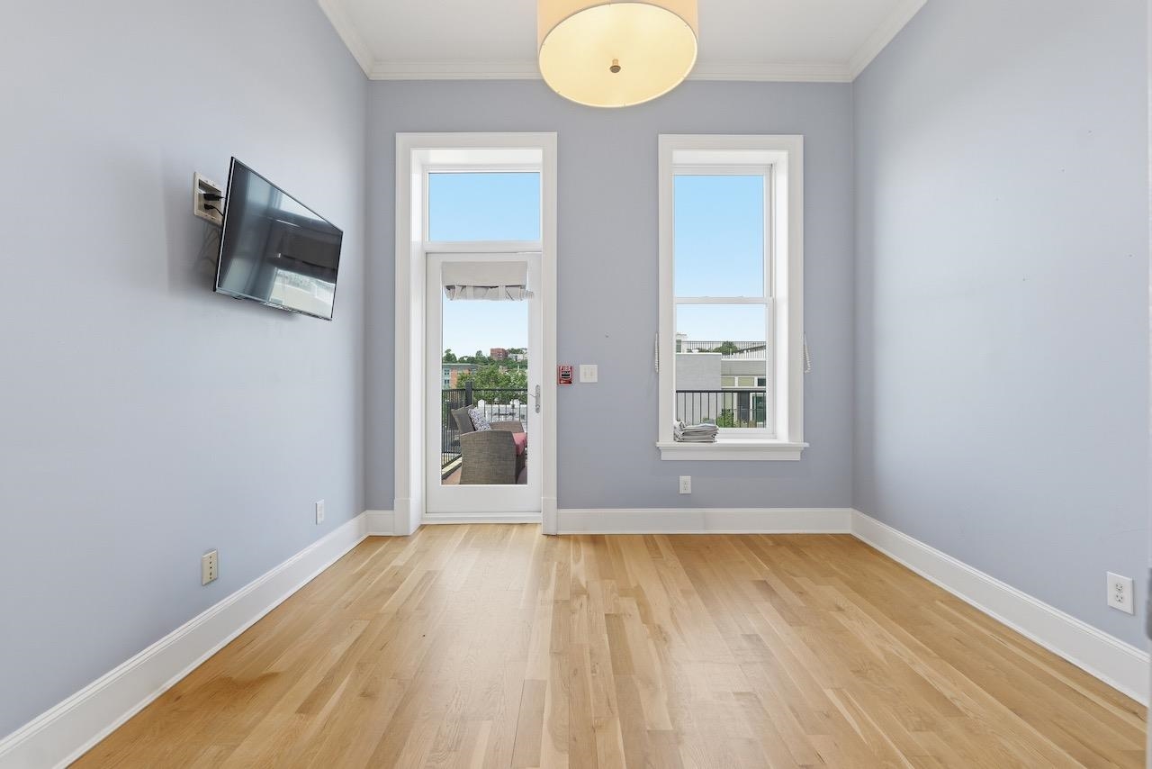 604 ADAMS ST Unit: 7