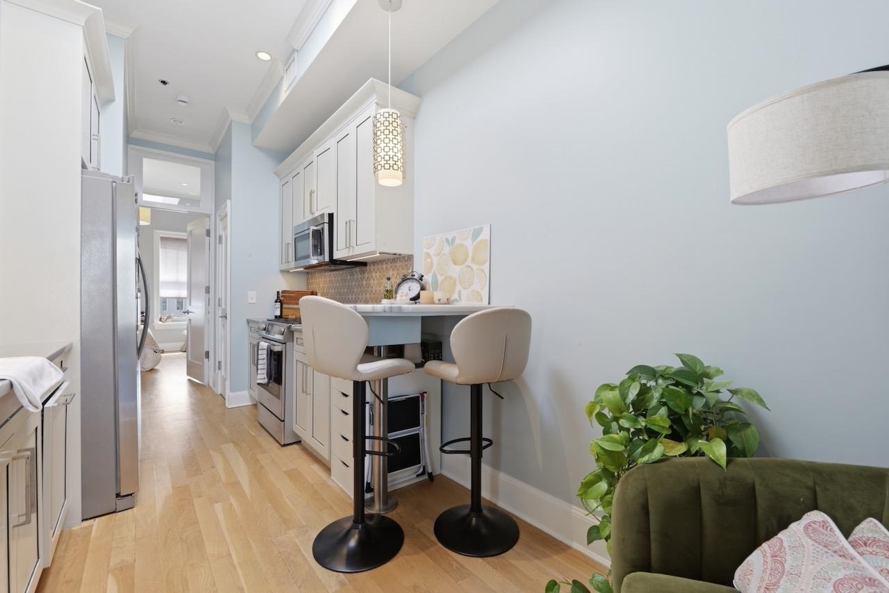 604 ADAMS ST Unit: 7