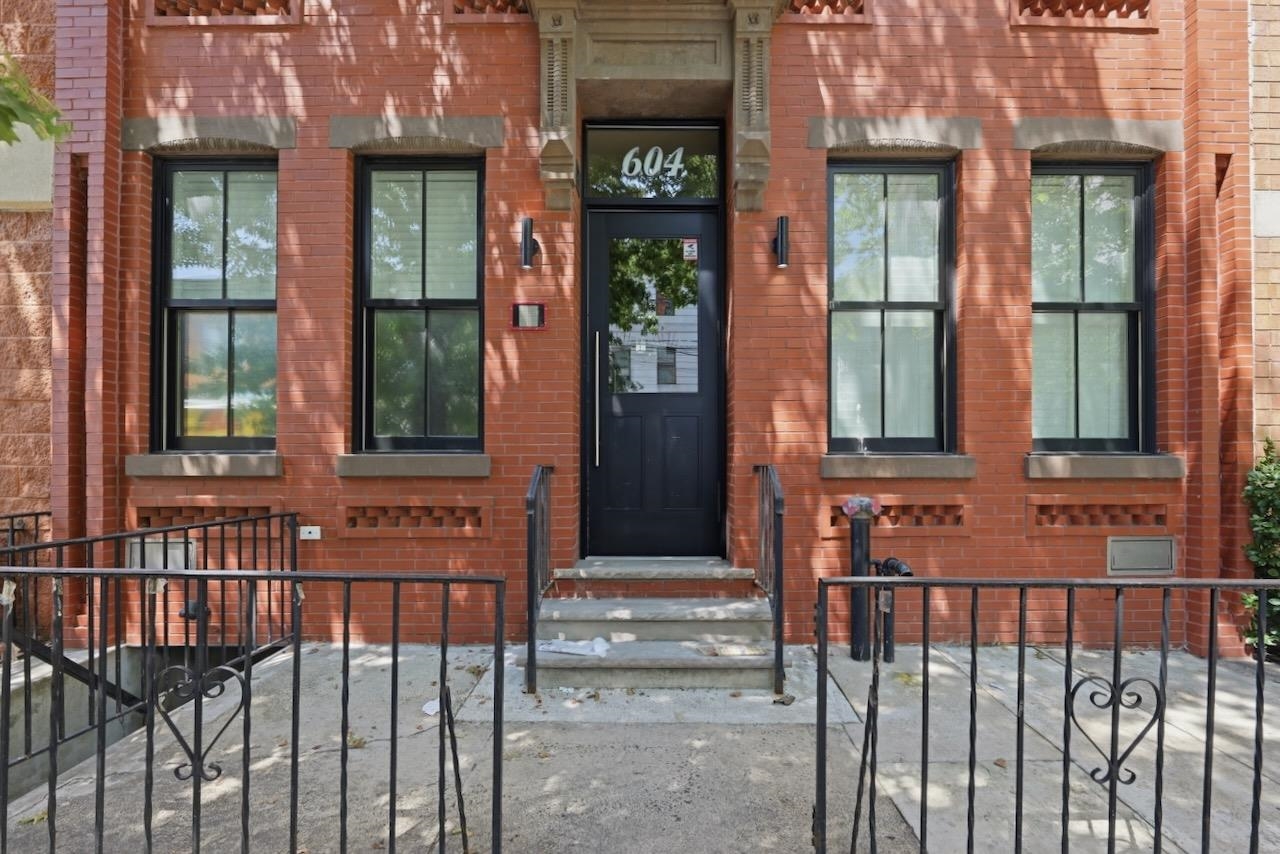 604 ADAMS ST Unit: 7