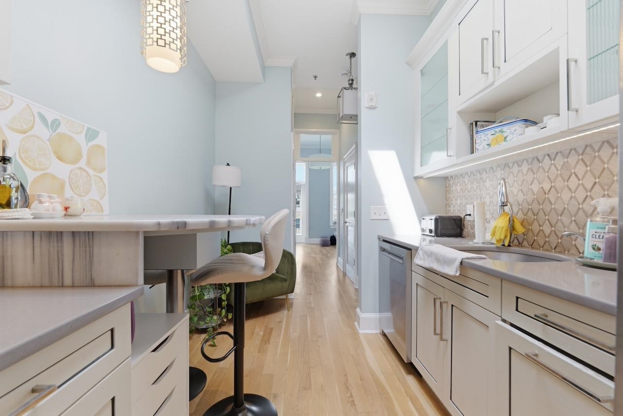 604 ADAMS ST Unit: 7