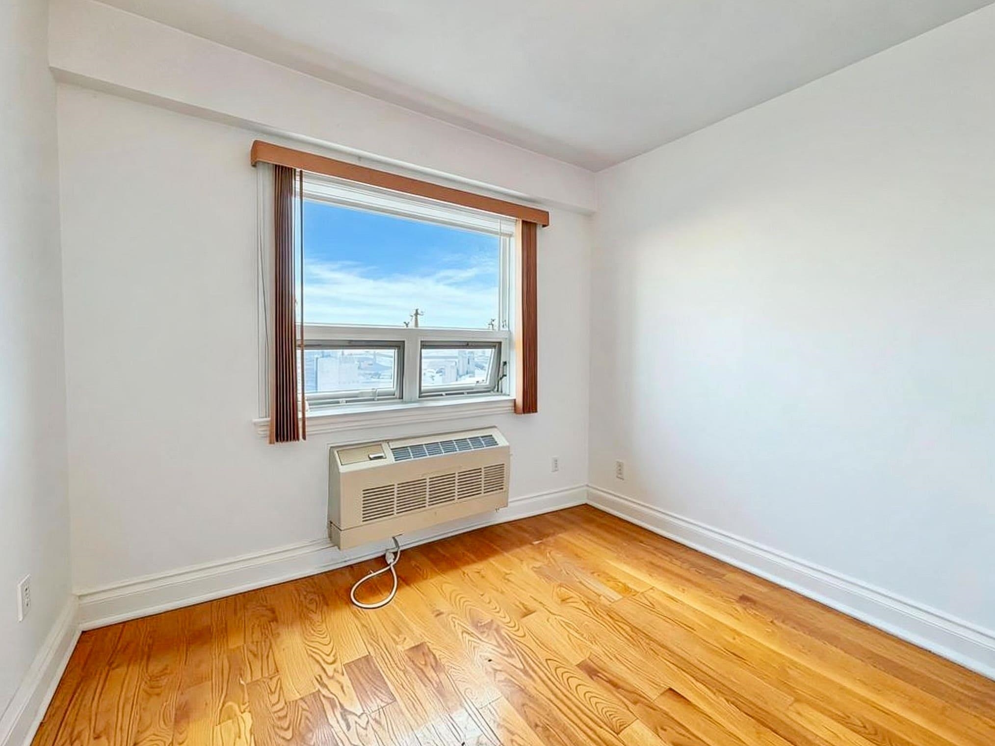 809 22ND ST Unit: 703