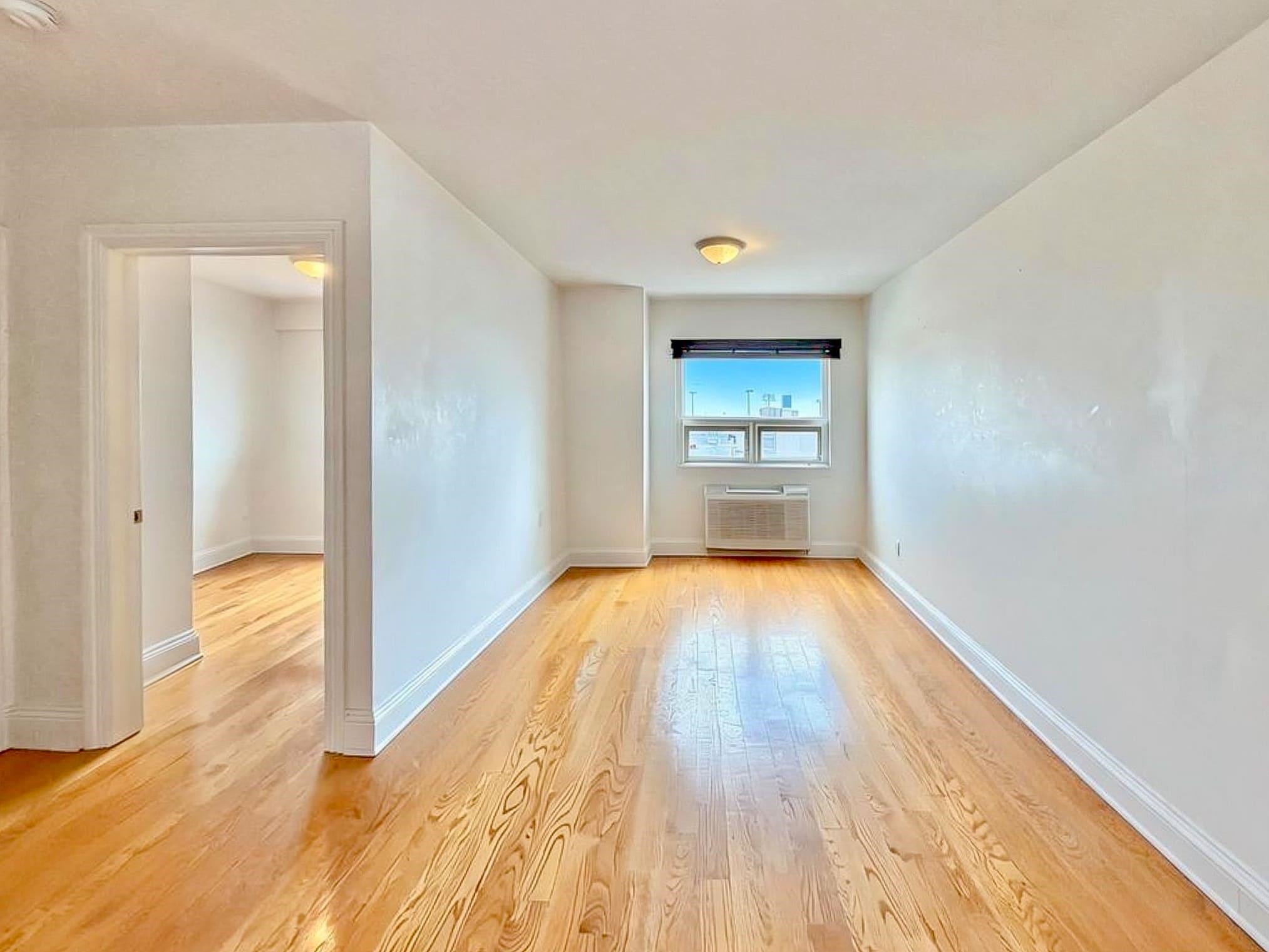 809 22ND ST Unit: 703