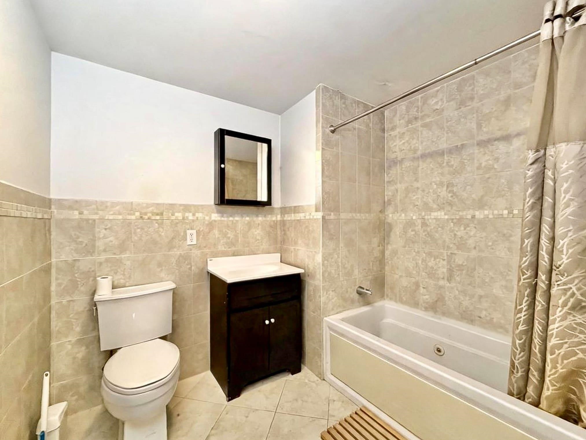 809 22ND ST Unit: 703