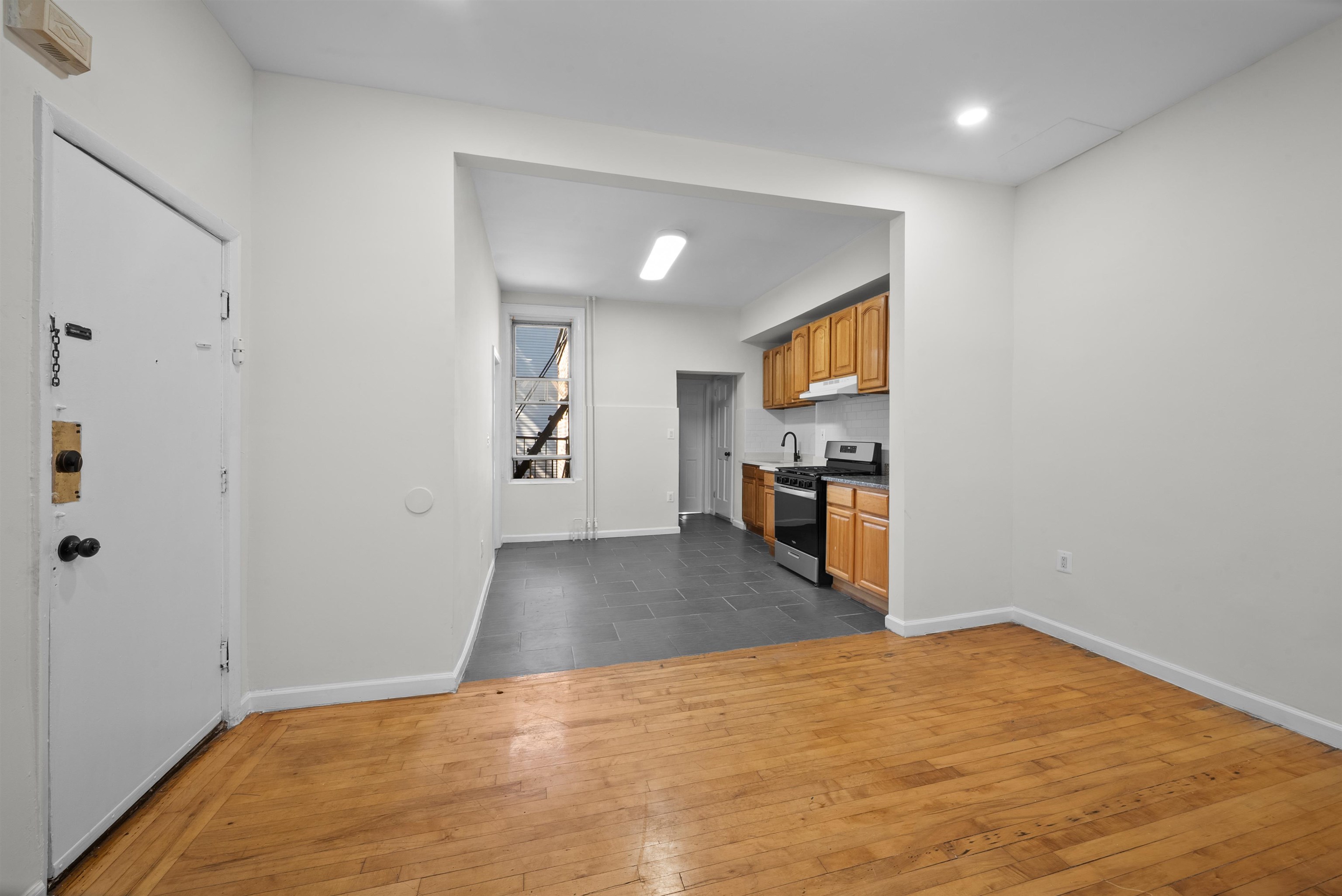 67 FRANKLIN ST Unit: 2