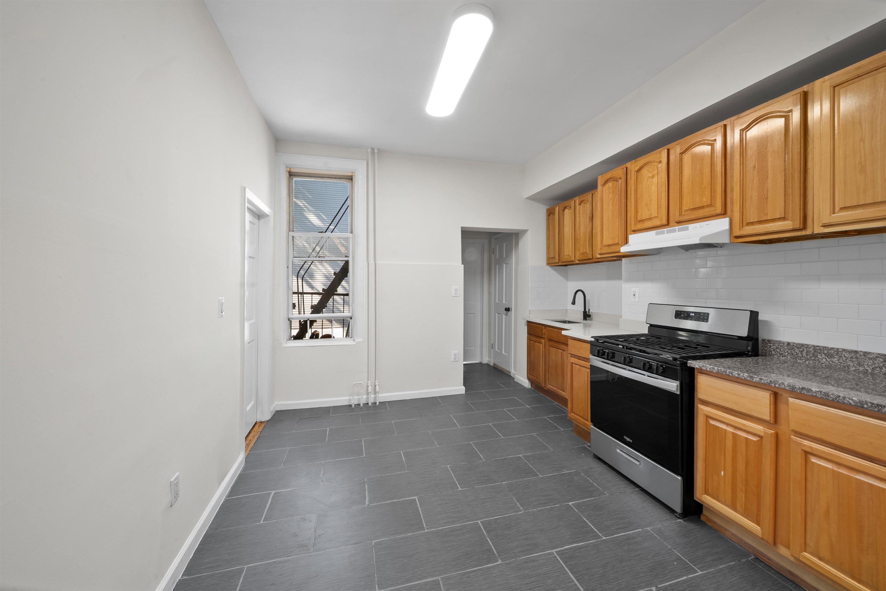 67 FRANKLIN ST Unit: 2