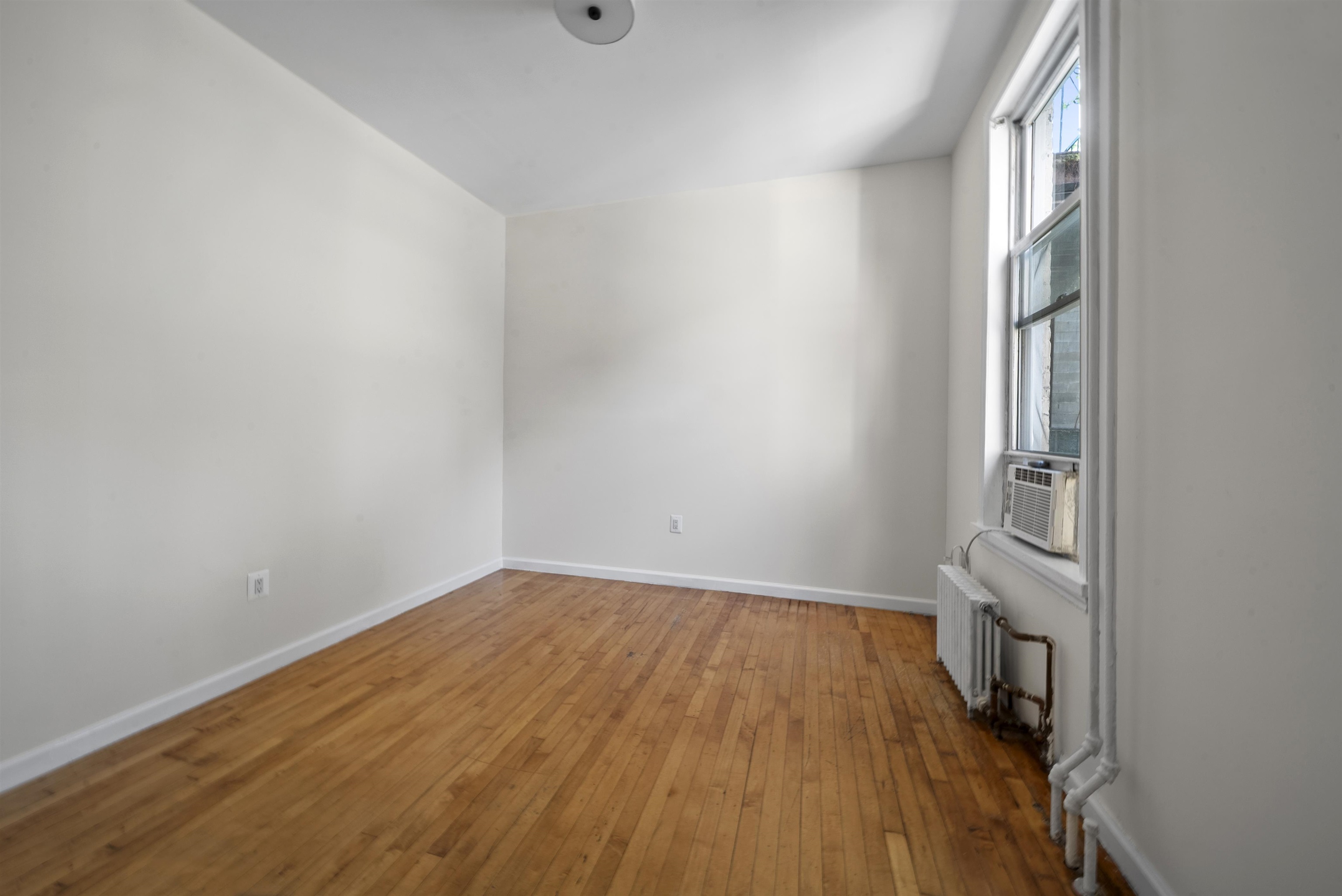 67 FRANKLIN ST Unit: 2