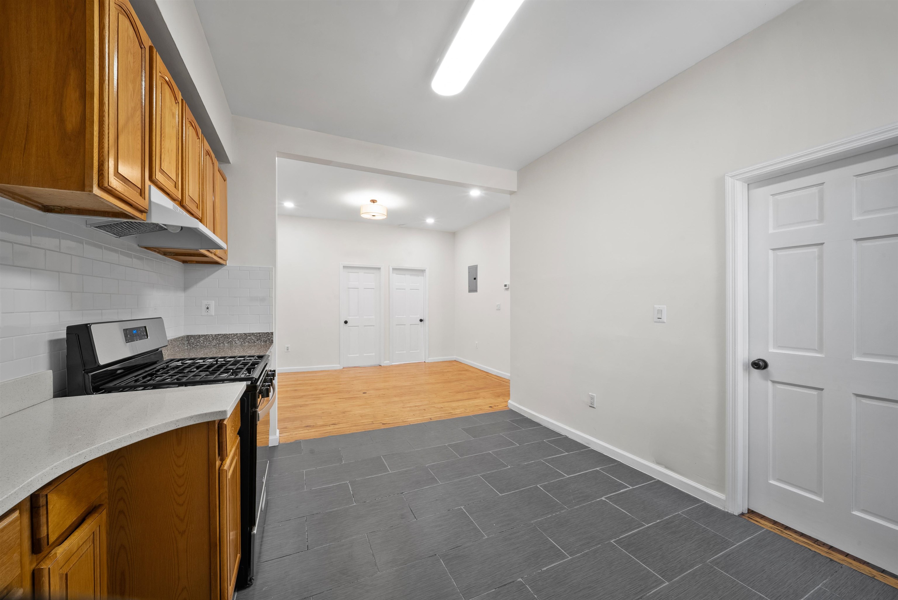 67 FRANKLIN ST Unit: 2