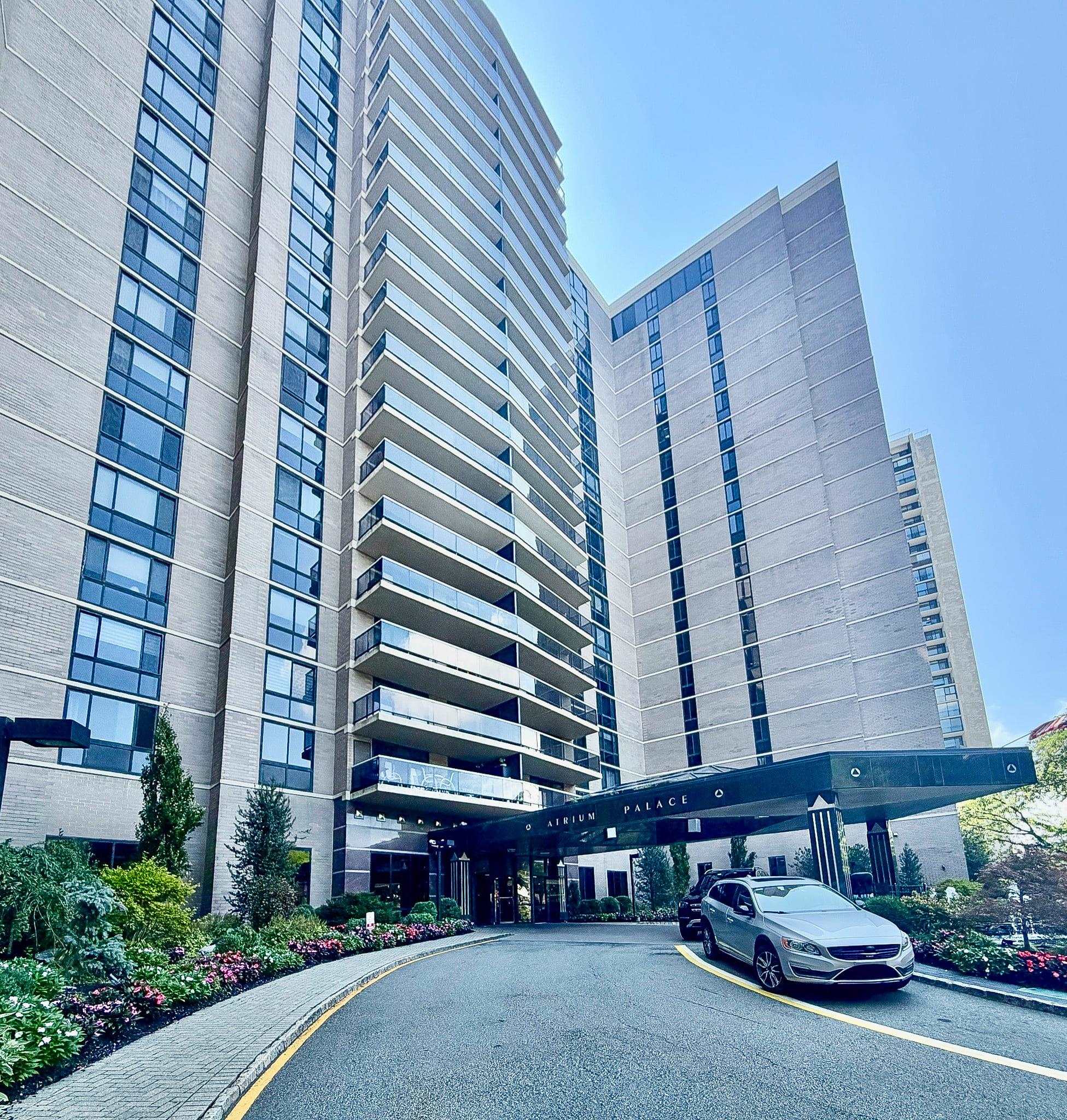 1512 PALISADE AVE Unit: 14R
