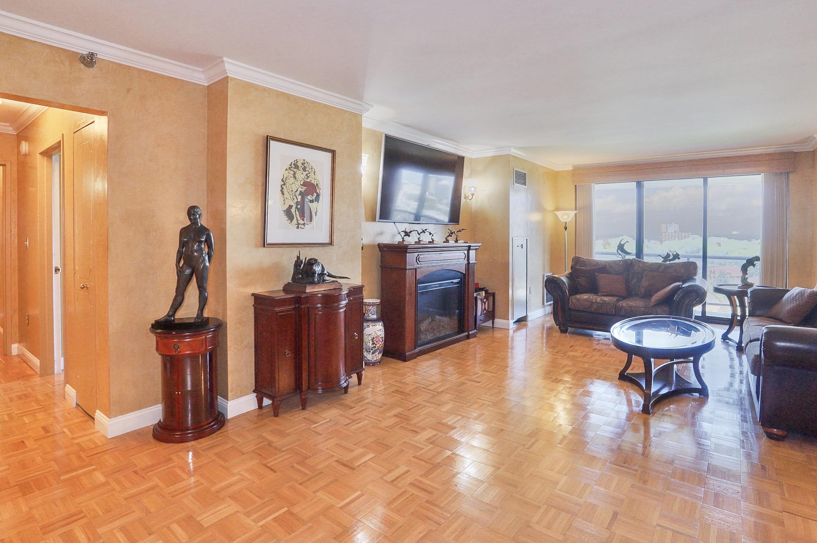 1512 PALISADE AVE Unit: 14R