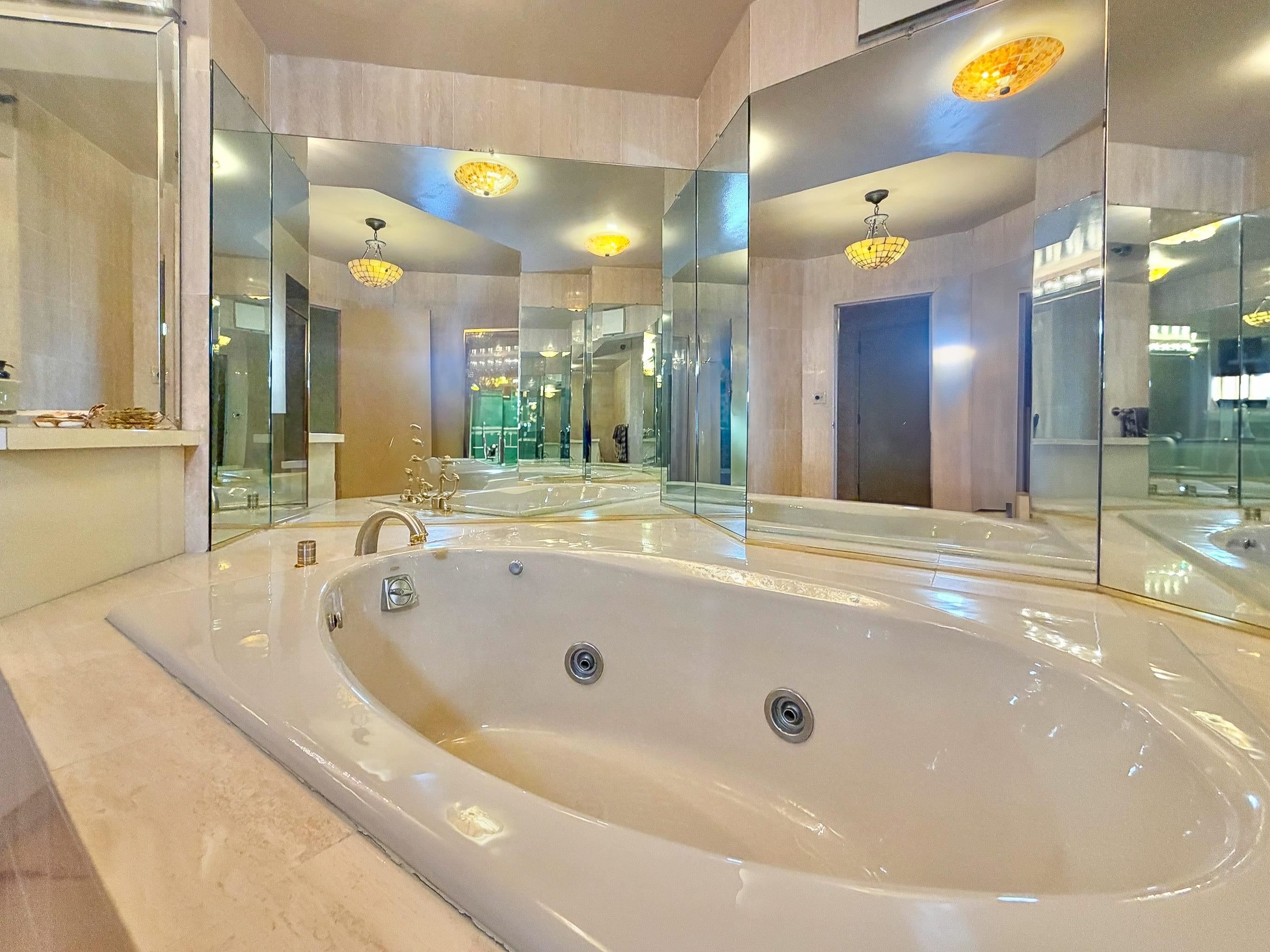 1512 PALISADE AVE Unit: 14R