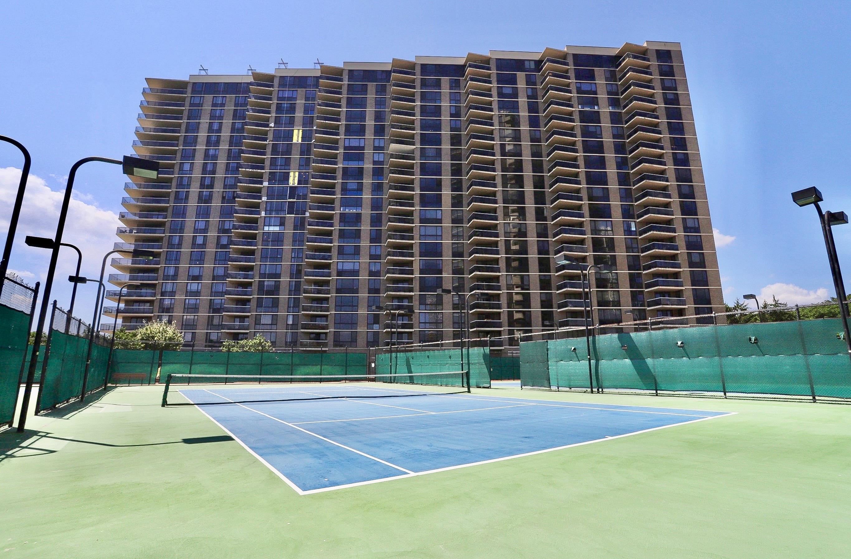 1512 PALISADE AVE Unit: 14R