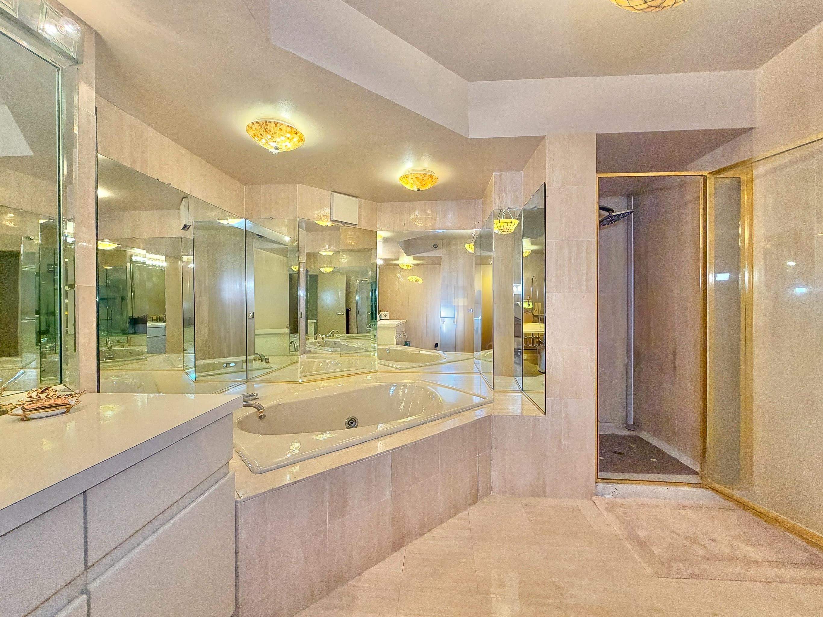 1512 PALISADE AVE Unit: 14R