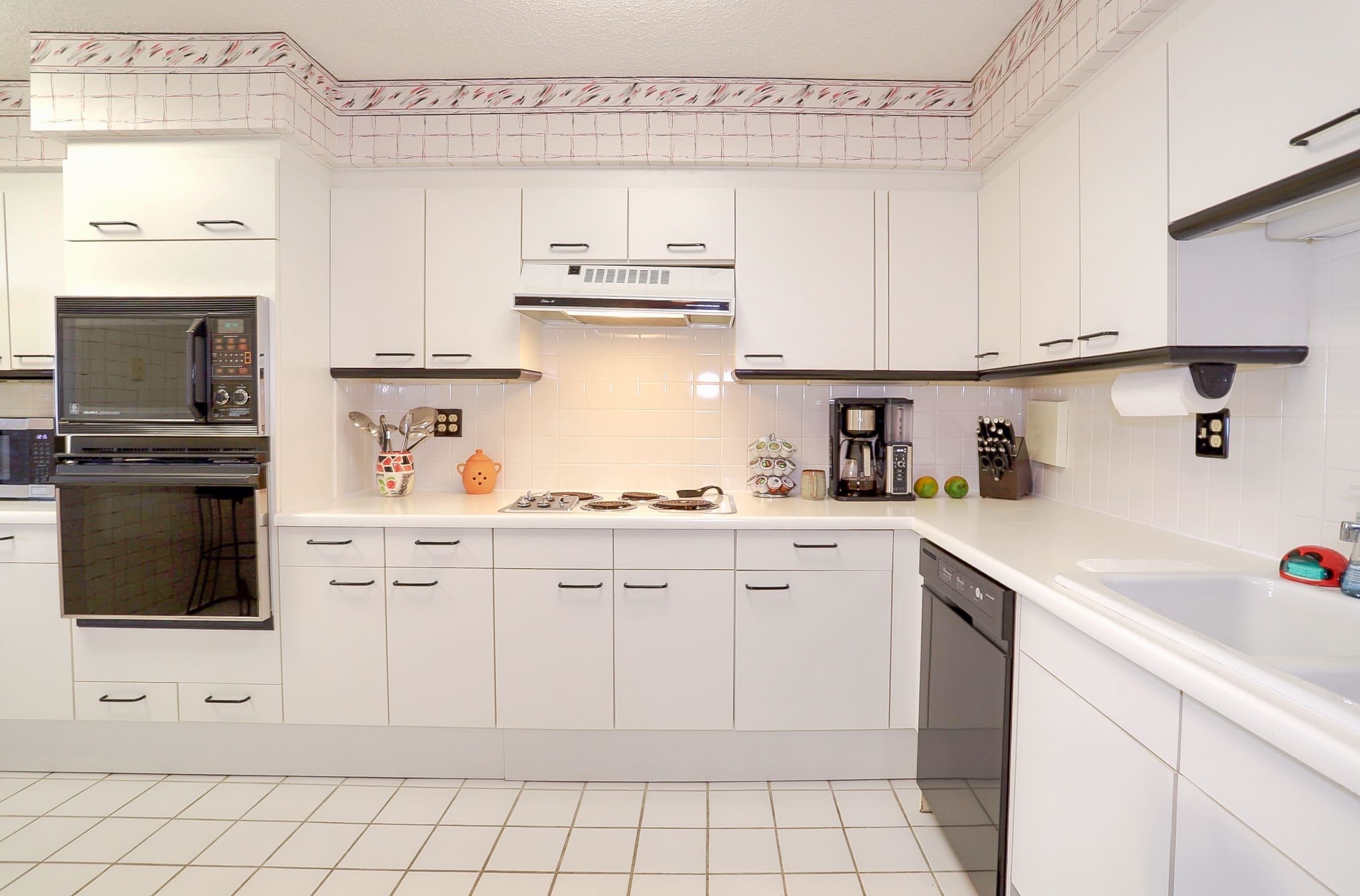 1512 PALISADE AVE Unit: 14R