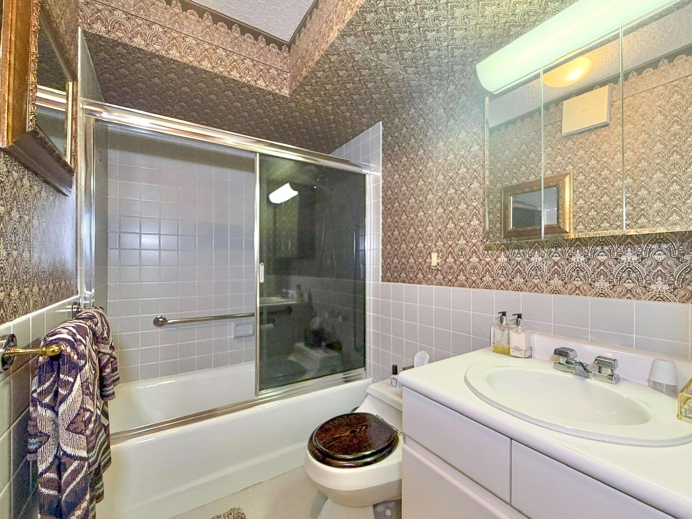 1512 PALISADE AVE Unit: 14R