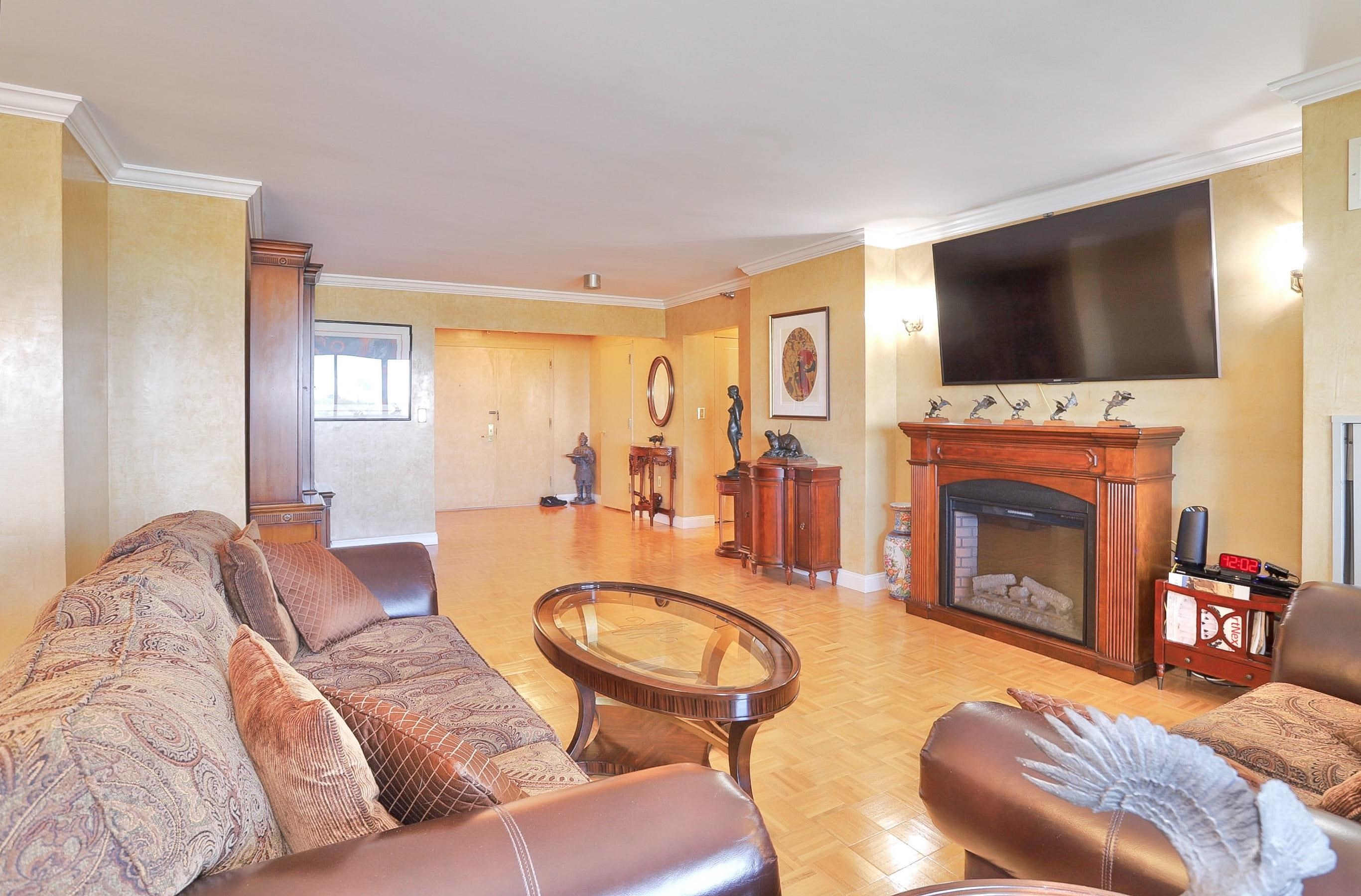 1512 PALISADE AVE Unit: 14R