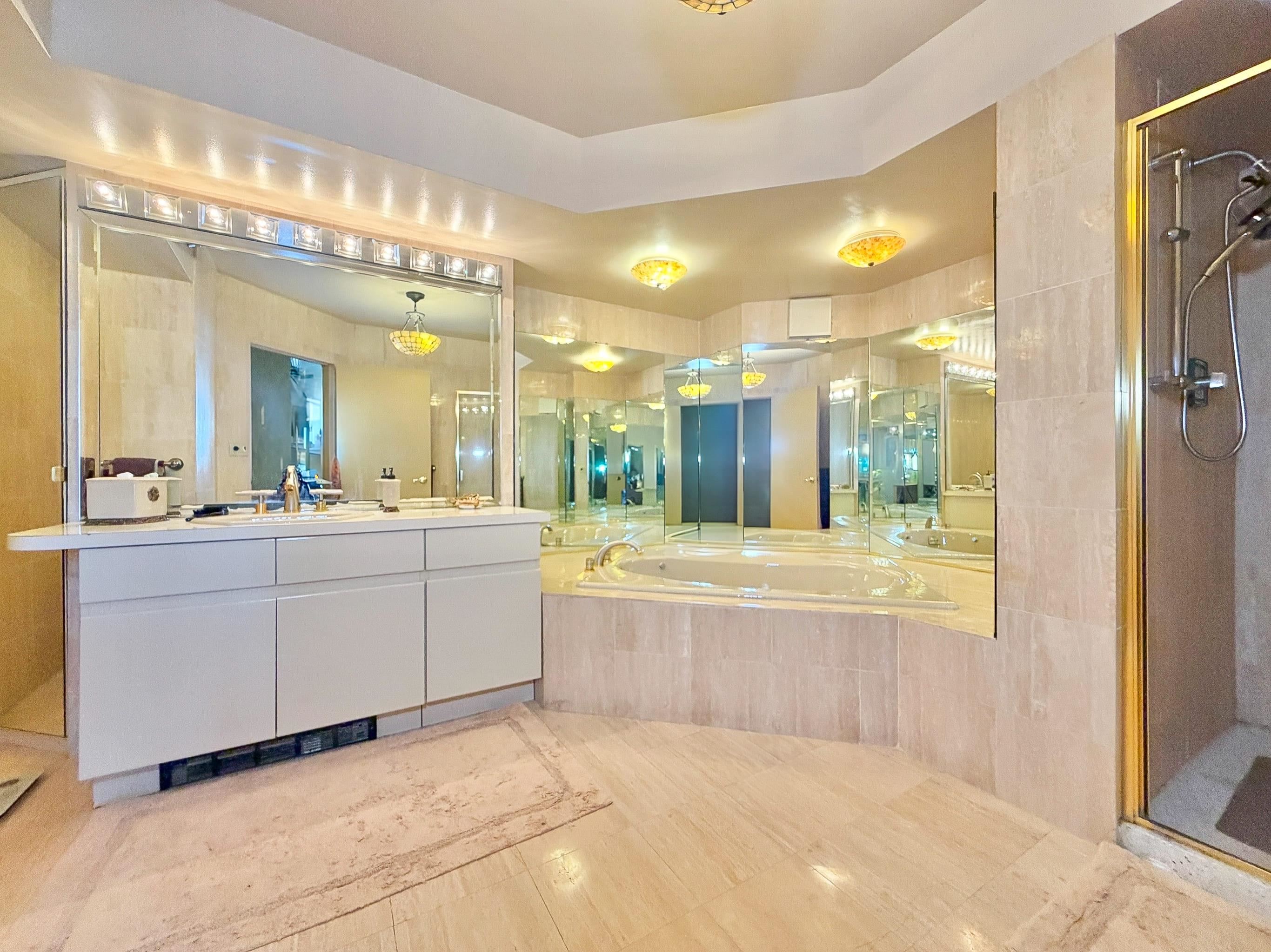 1512 PALISADE AVE Unit: 14R