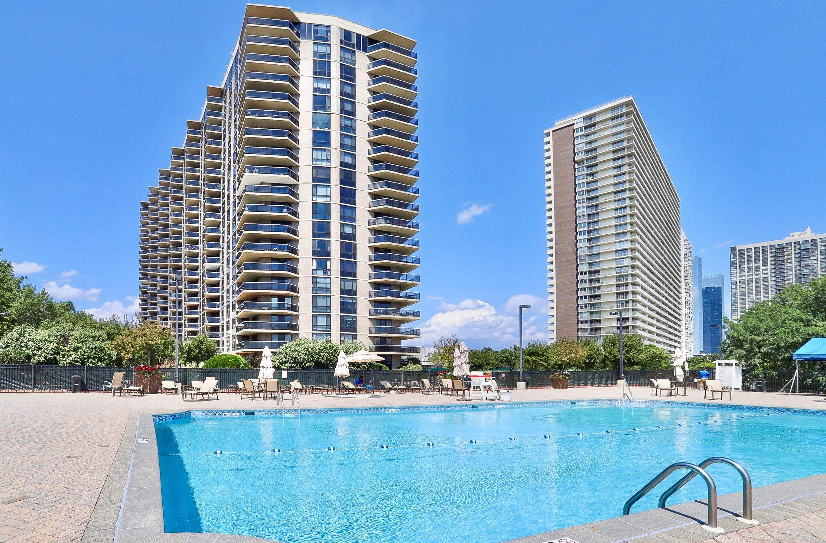 1512 PALISADE AVE Unit: 14R