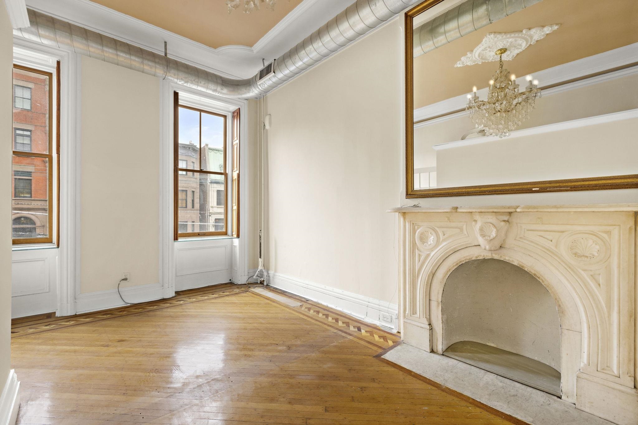 910 HUDSON ST Unit: 2