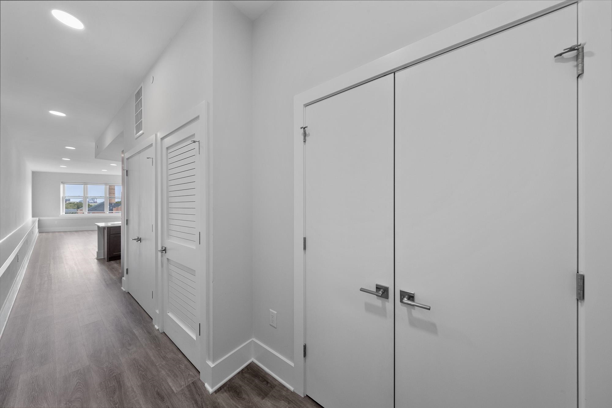 660 GRAND ST Unit: 401