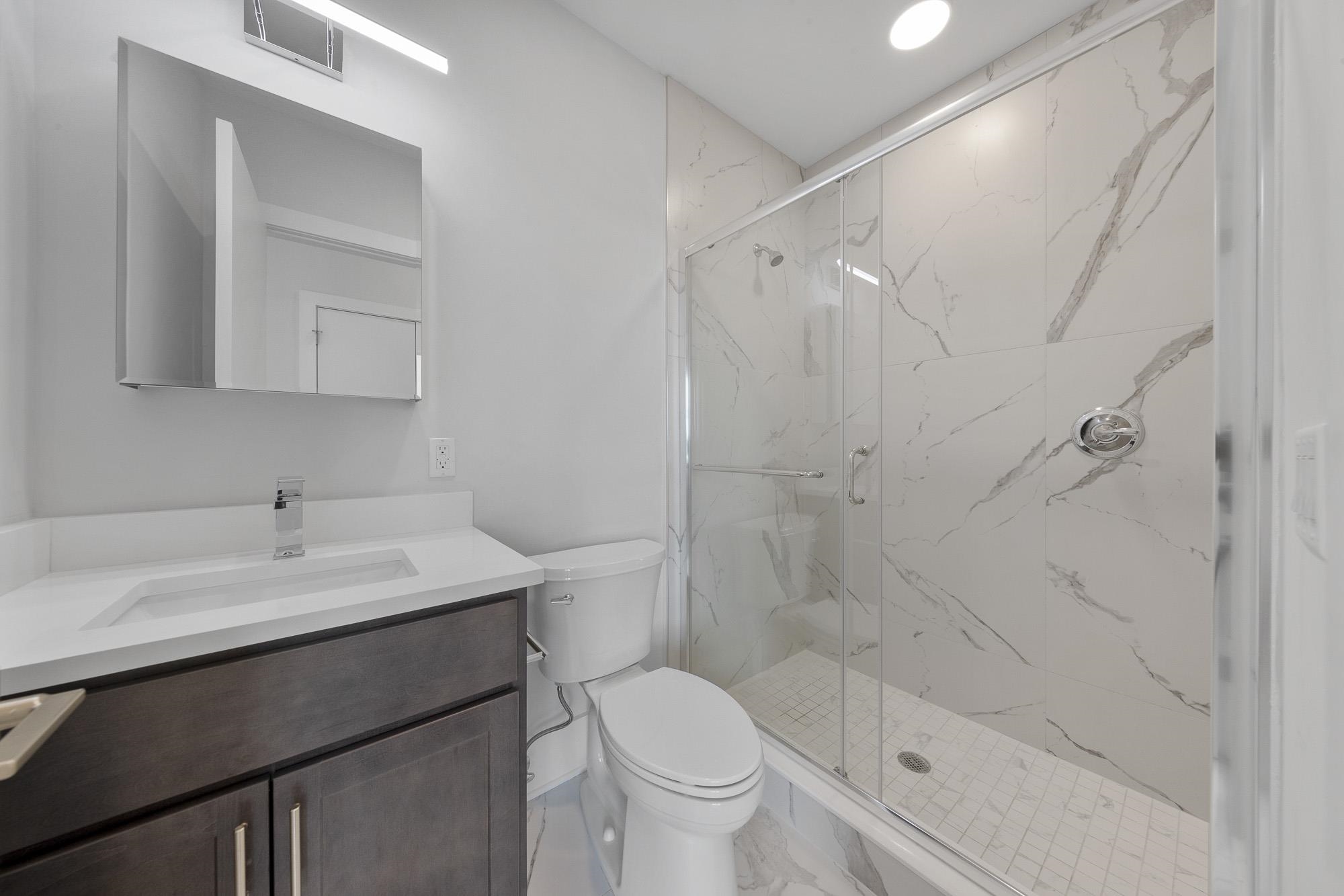 660 GRAND ST Unit: 401