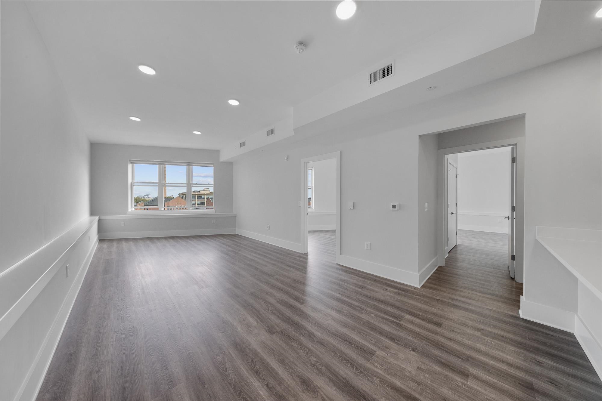 660 GRAND ST Unit: 401