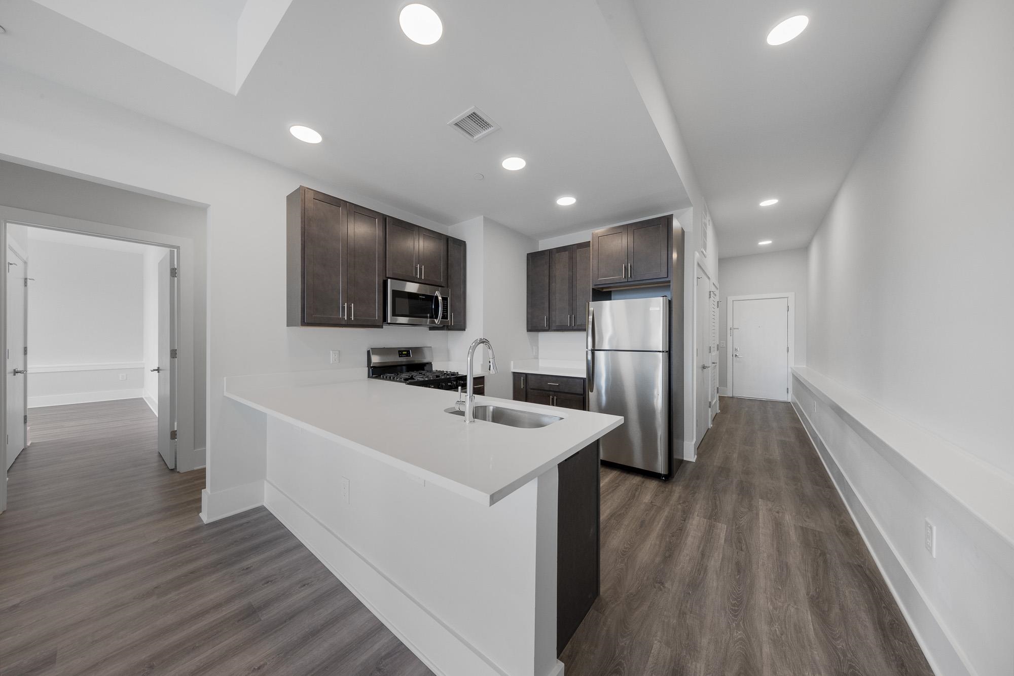 660 GRAND ST Unit: 401
