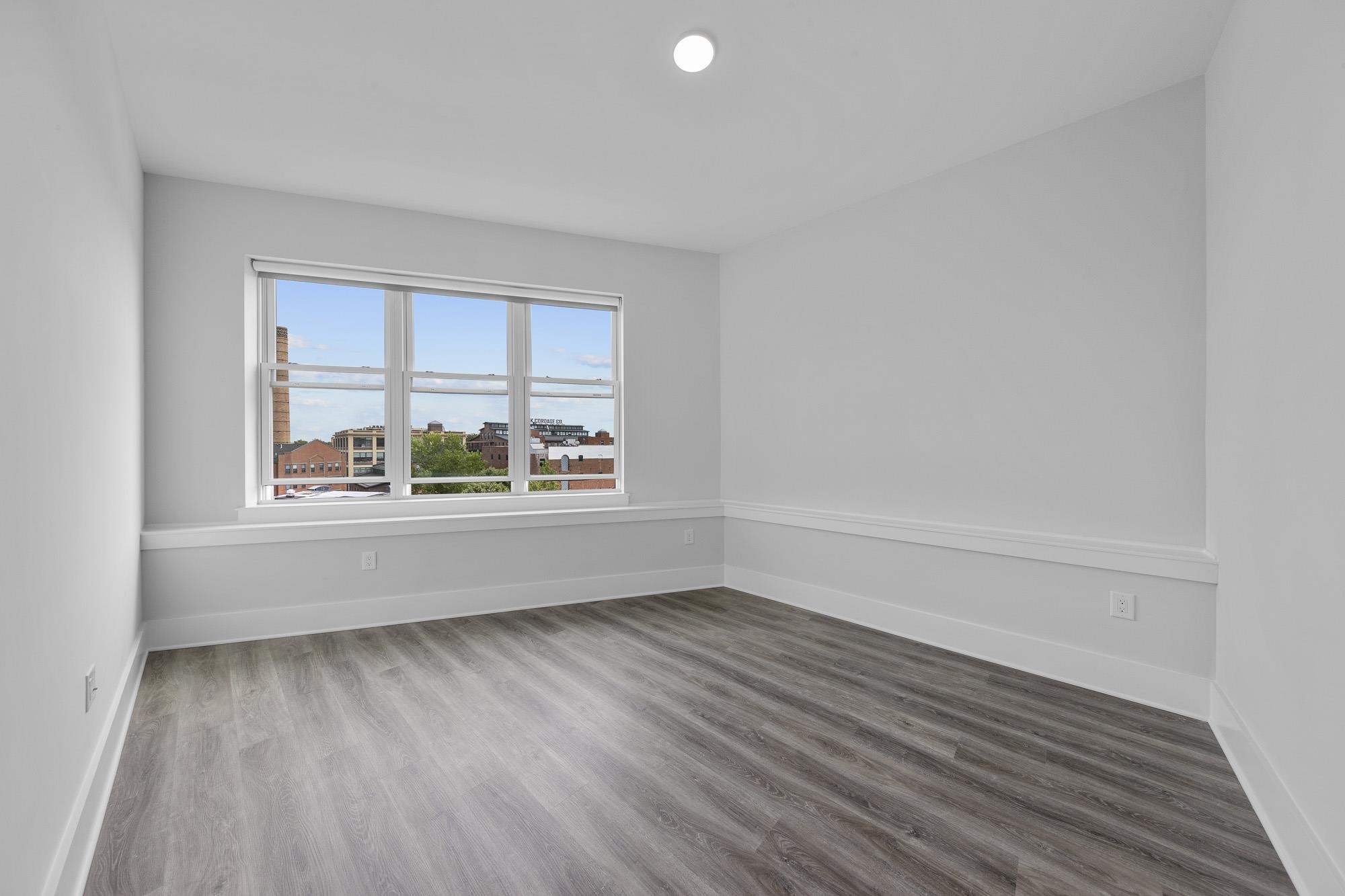660 GRAND ST Unit: 401