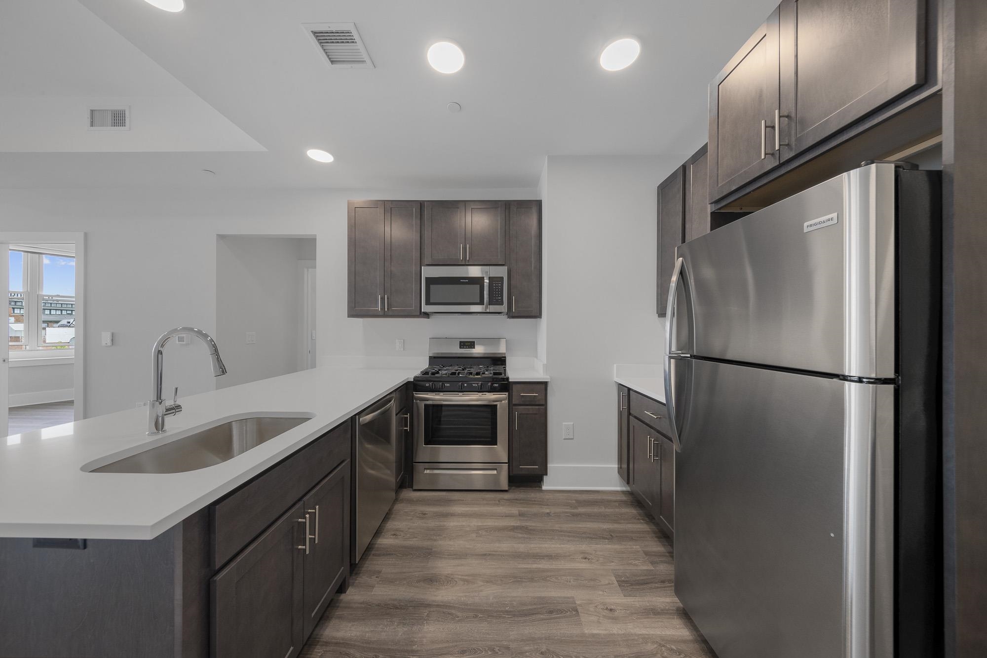 660 GRAND ST Unit: 401