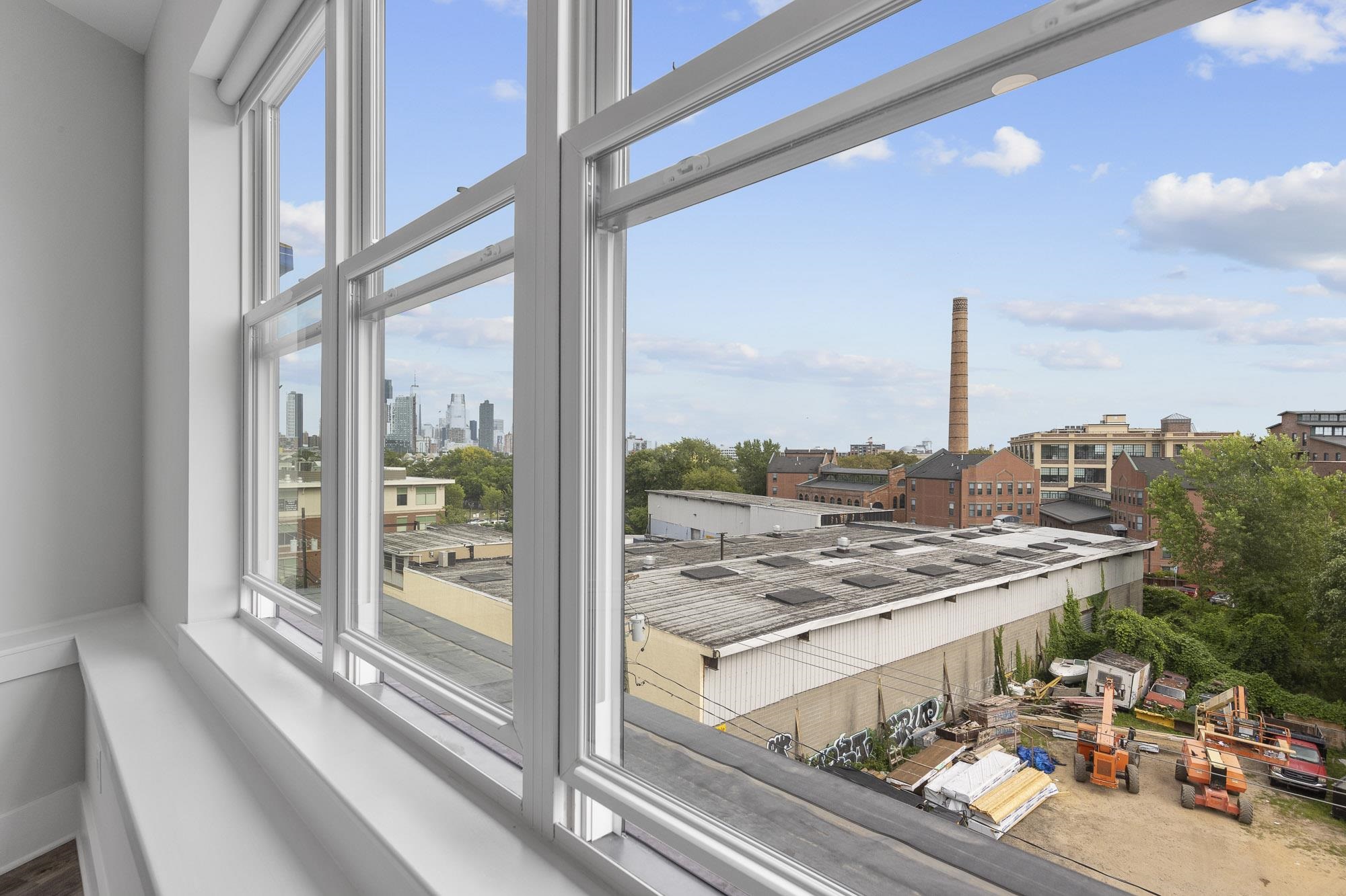 660 GRAND ST Unit: 401