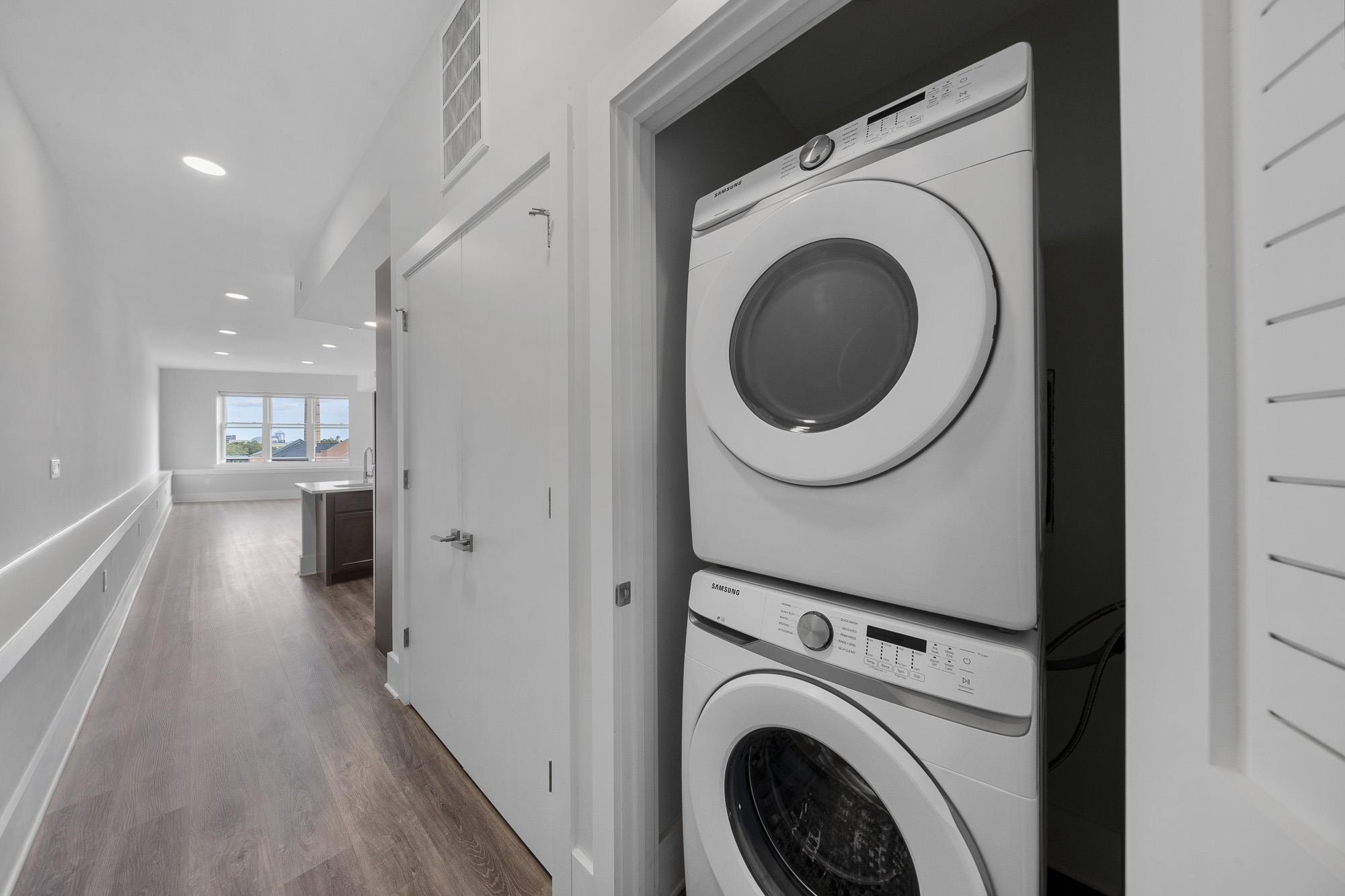 660 GRAND ST Unit: 401