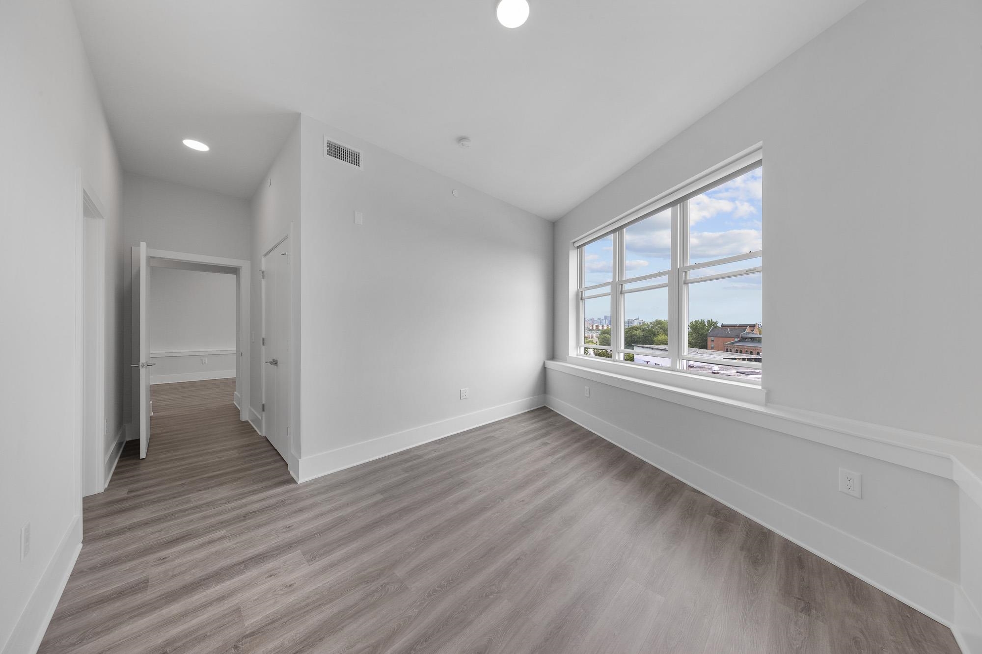 660 GRAND ST Unit: 401
