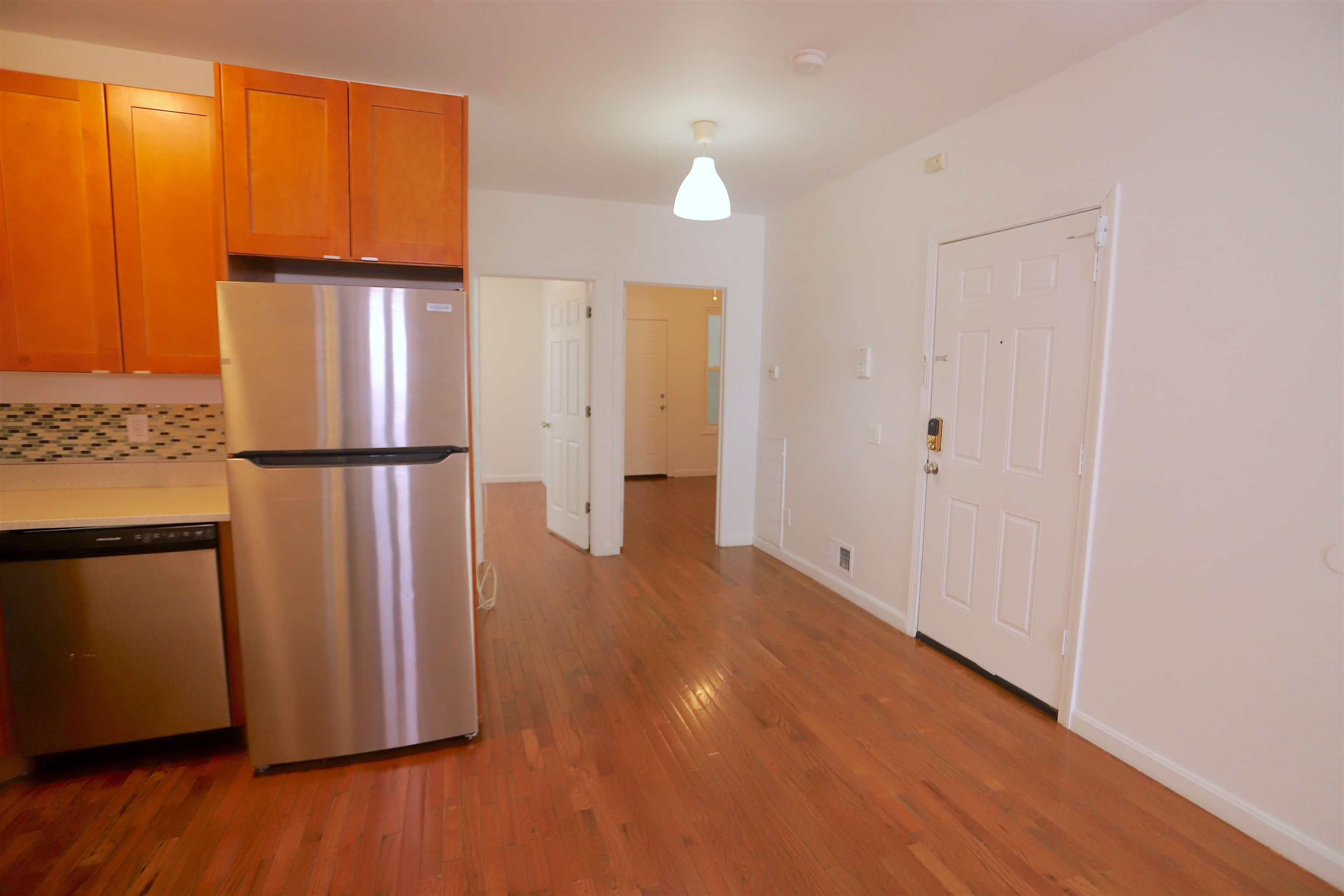 195 WEBSTER AVE Unit: 2