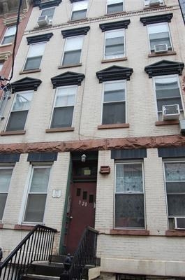 320 JEFFERSON ST Unit: 1RR
