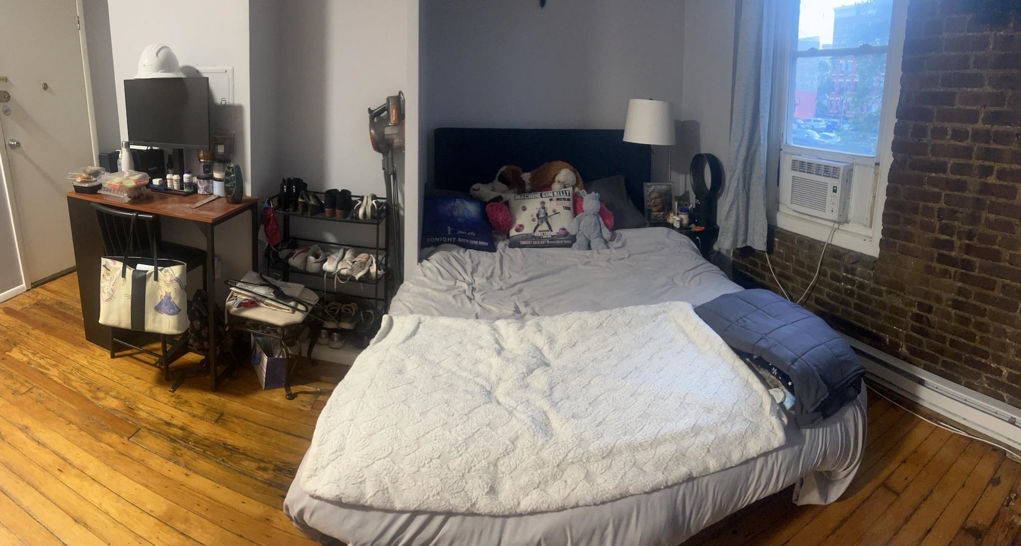 320 JEFFERSON ST Unit: 1RR