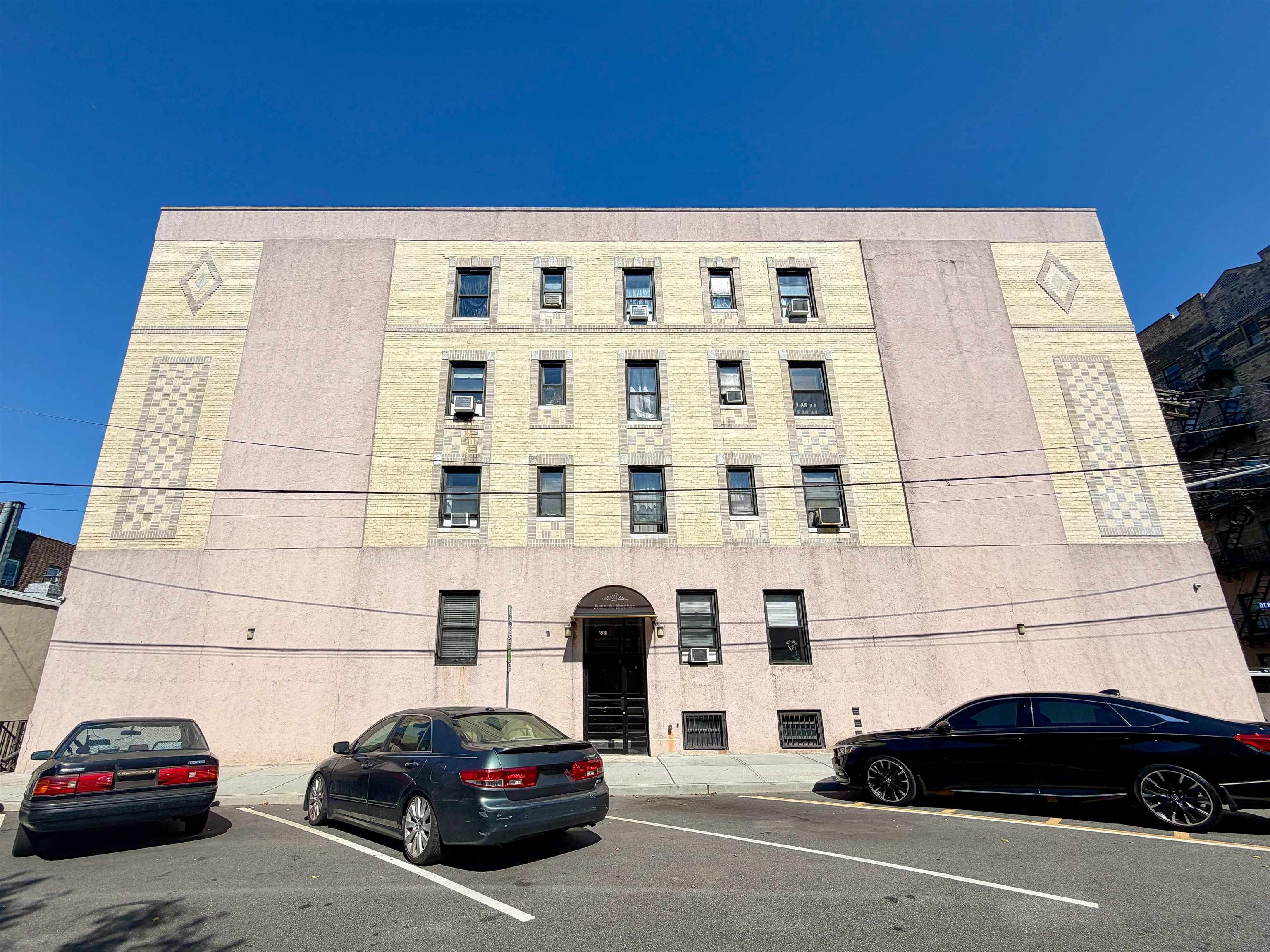 6311 DEWEY AVE Unit: 1