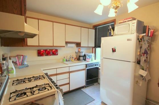 502 WASHINGTON ST Unit: 1
