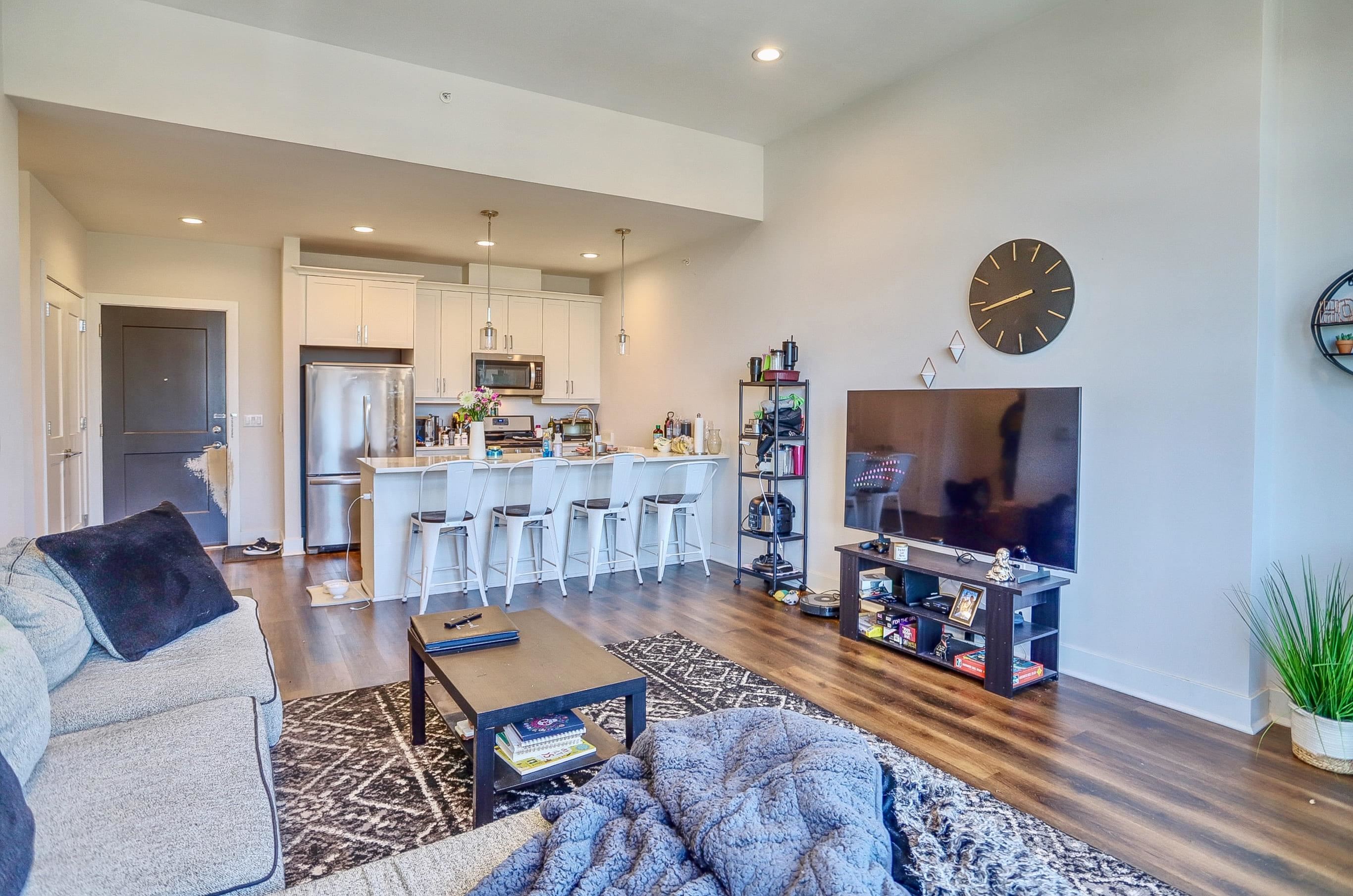 110 MARKET ST Unit: 204