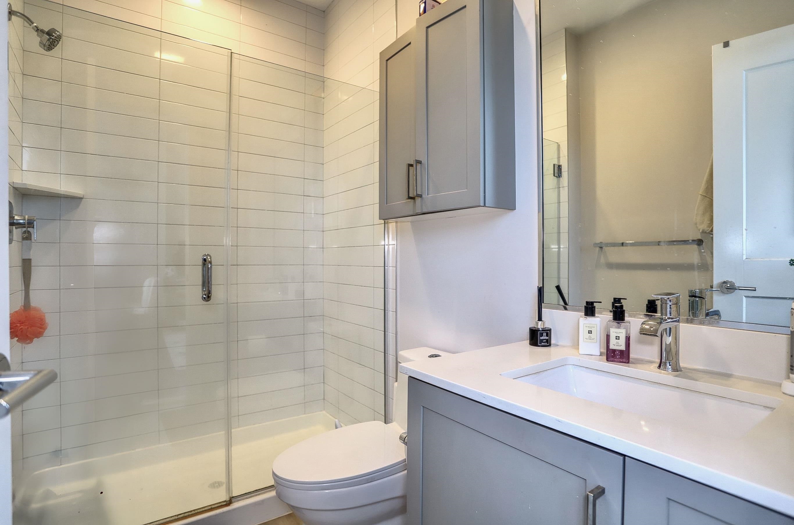 110 MARKET ST Unit: 204