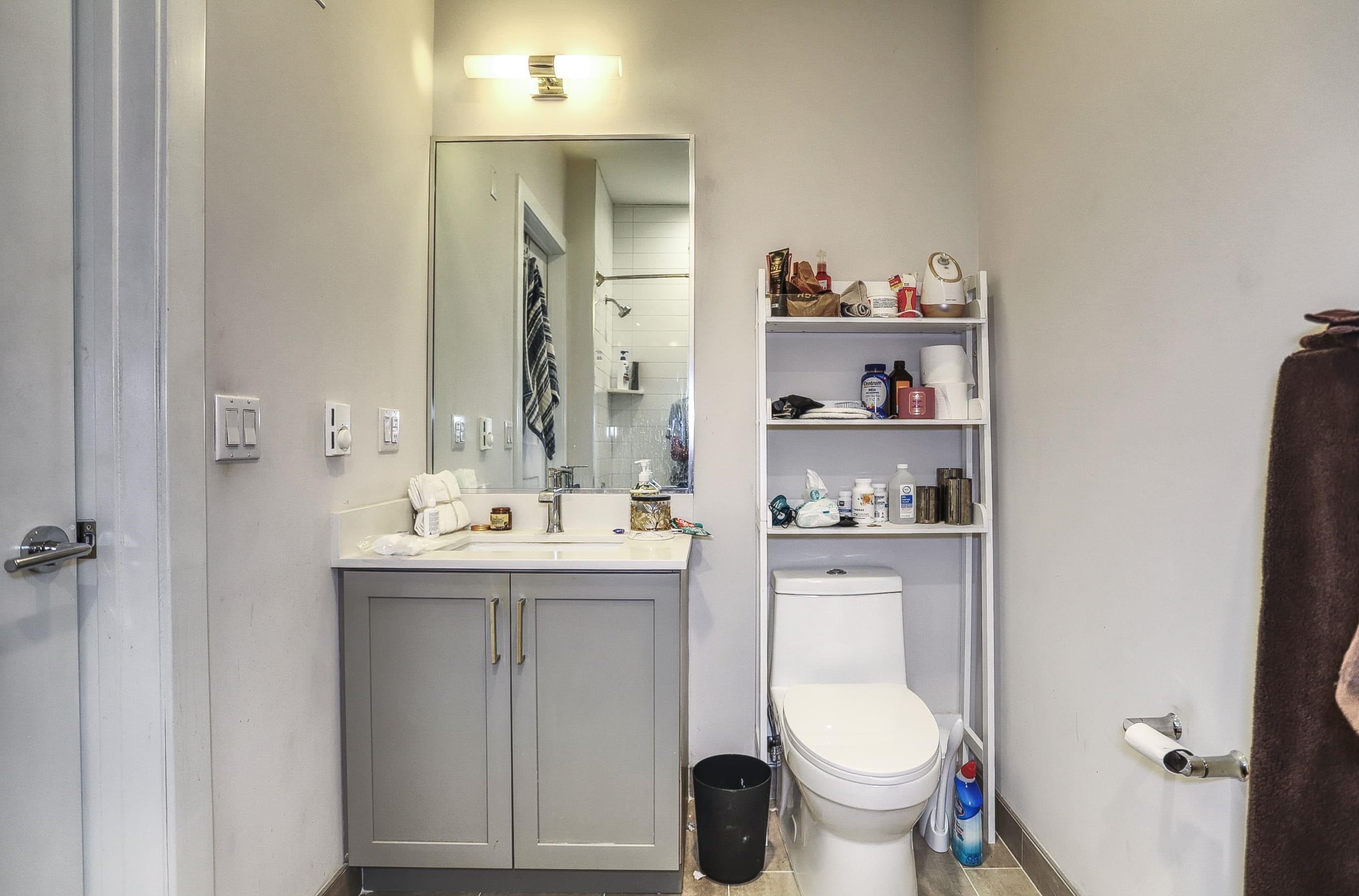 110 MARKET ST Unit: 204