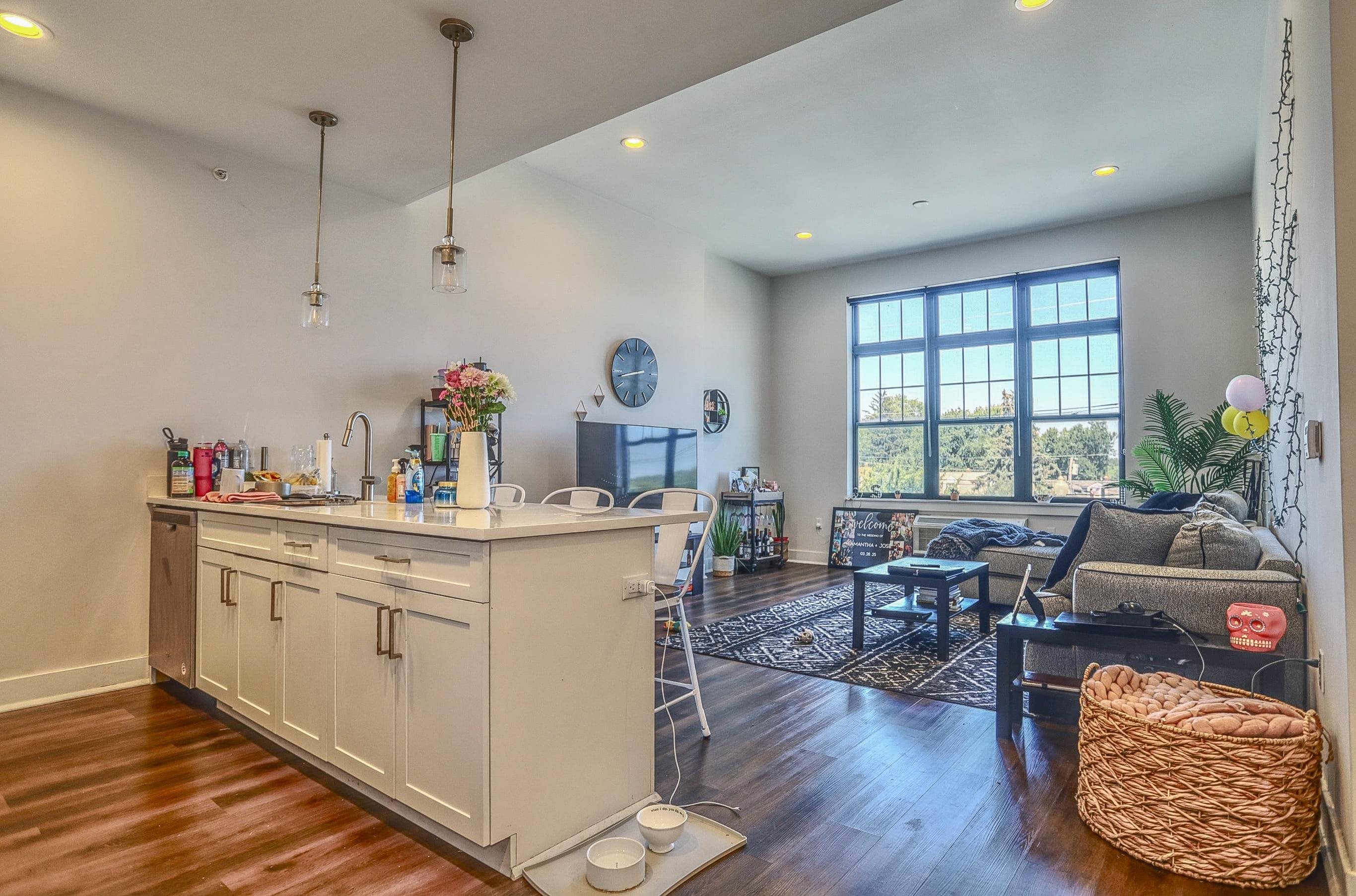 110 MARKET ST Unit: 204