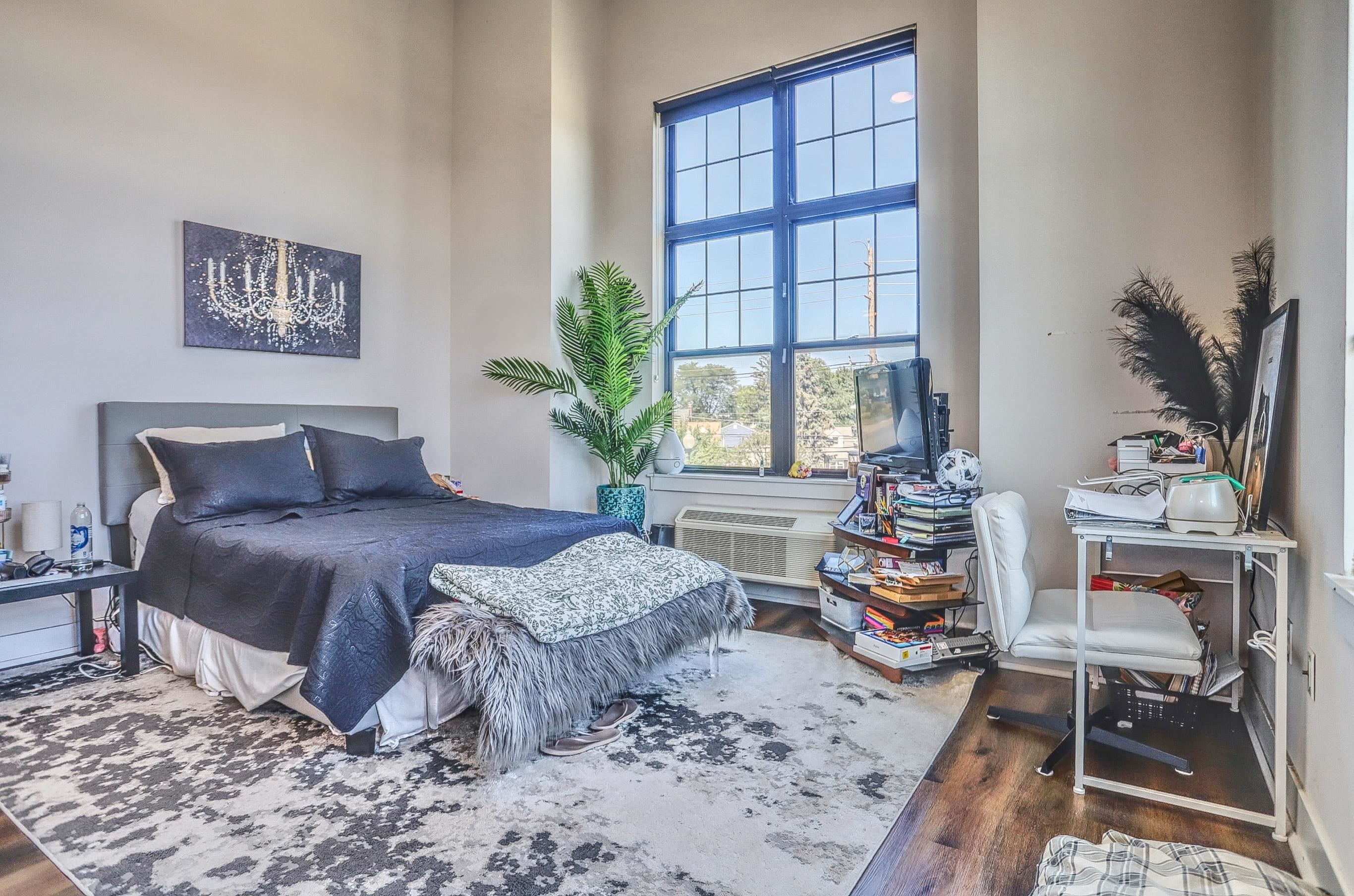 110 MARKET ST Unit: 204