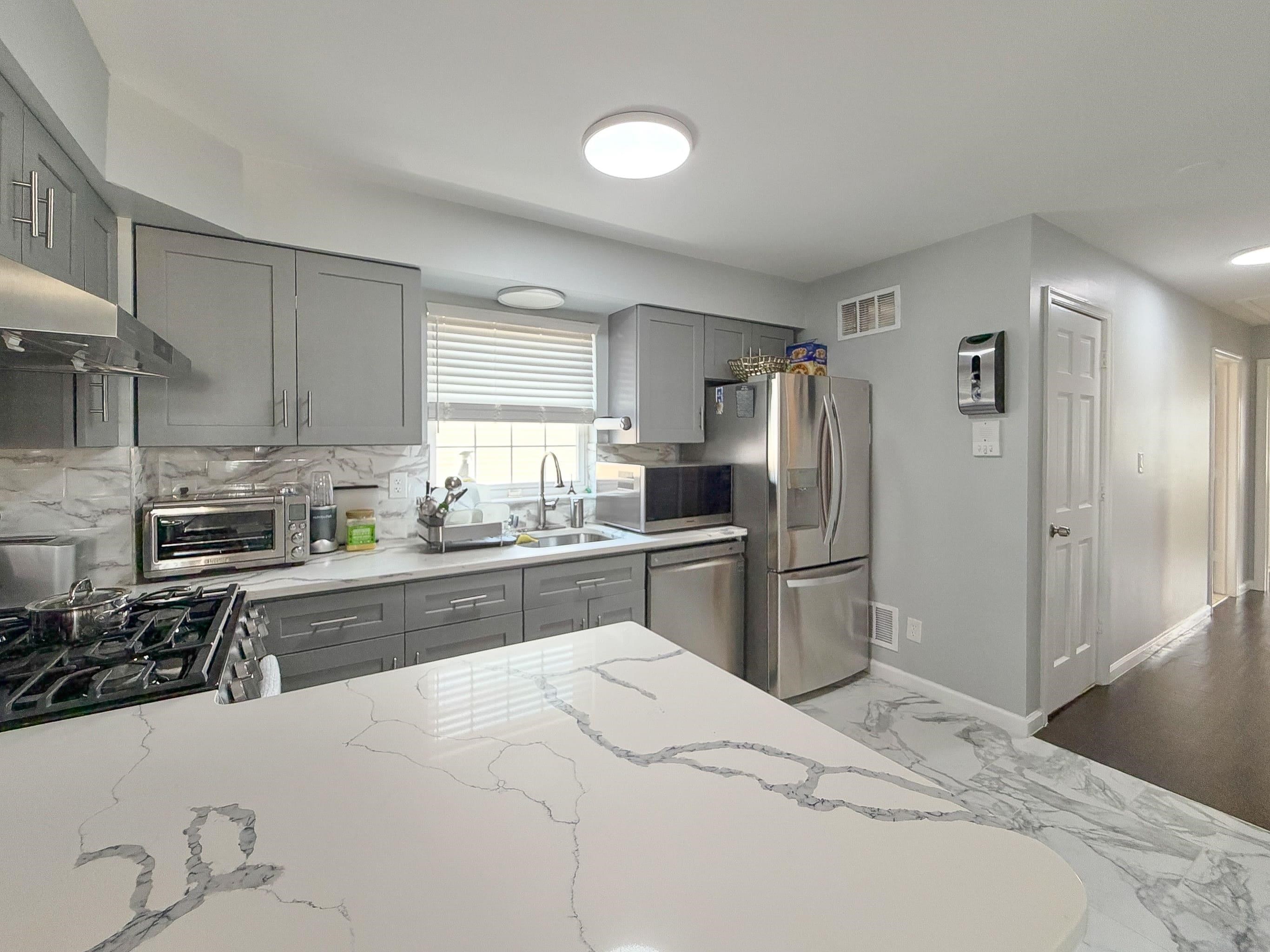 87 WALLIS AVE Unit: 2