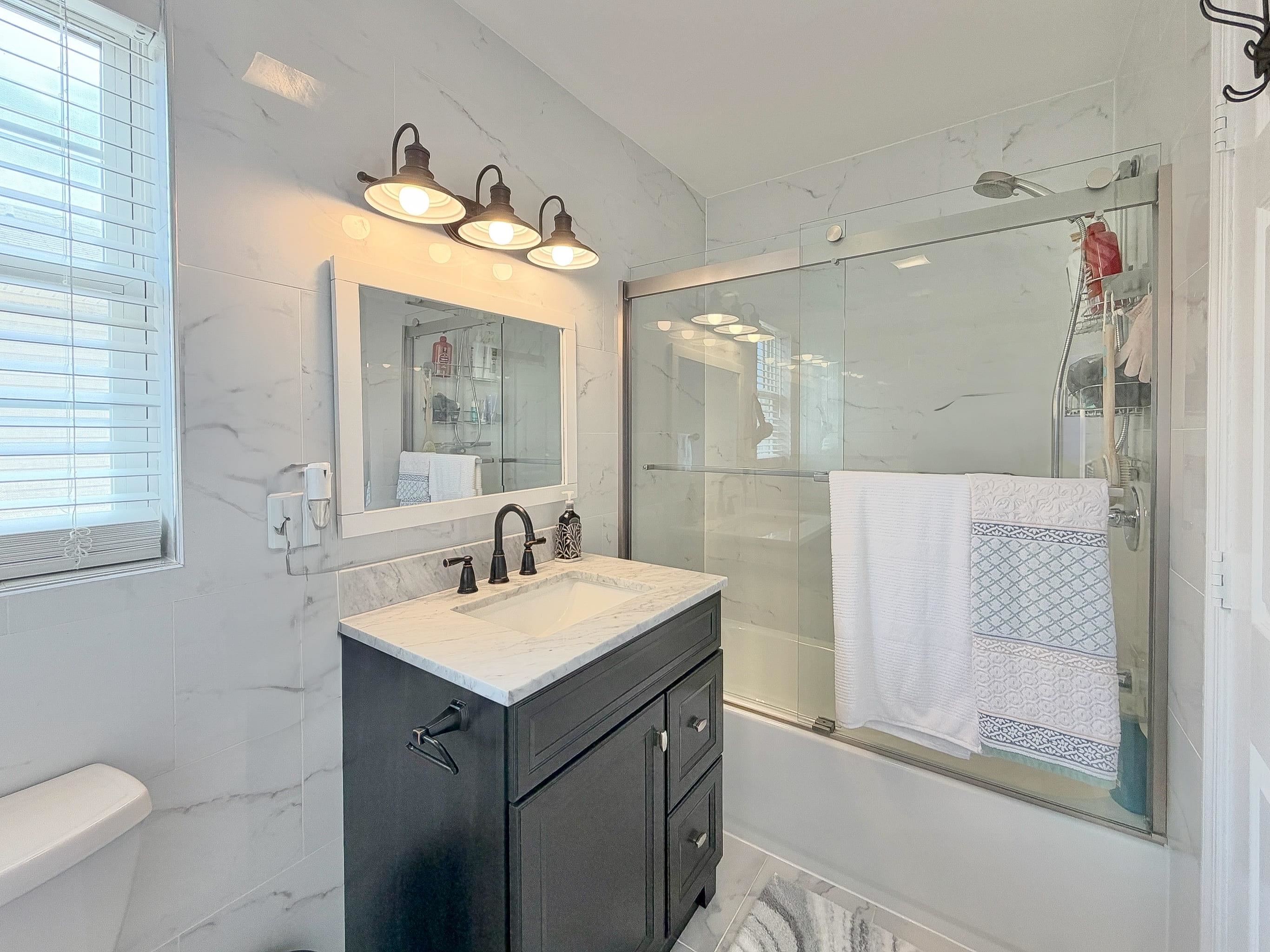 87 WALLIS AVE Unit: 2