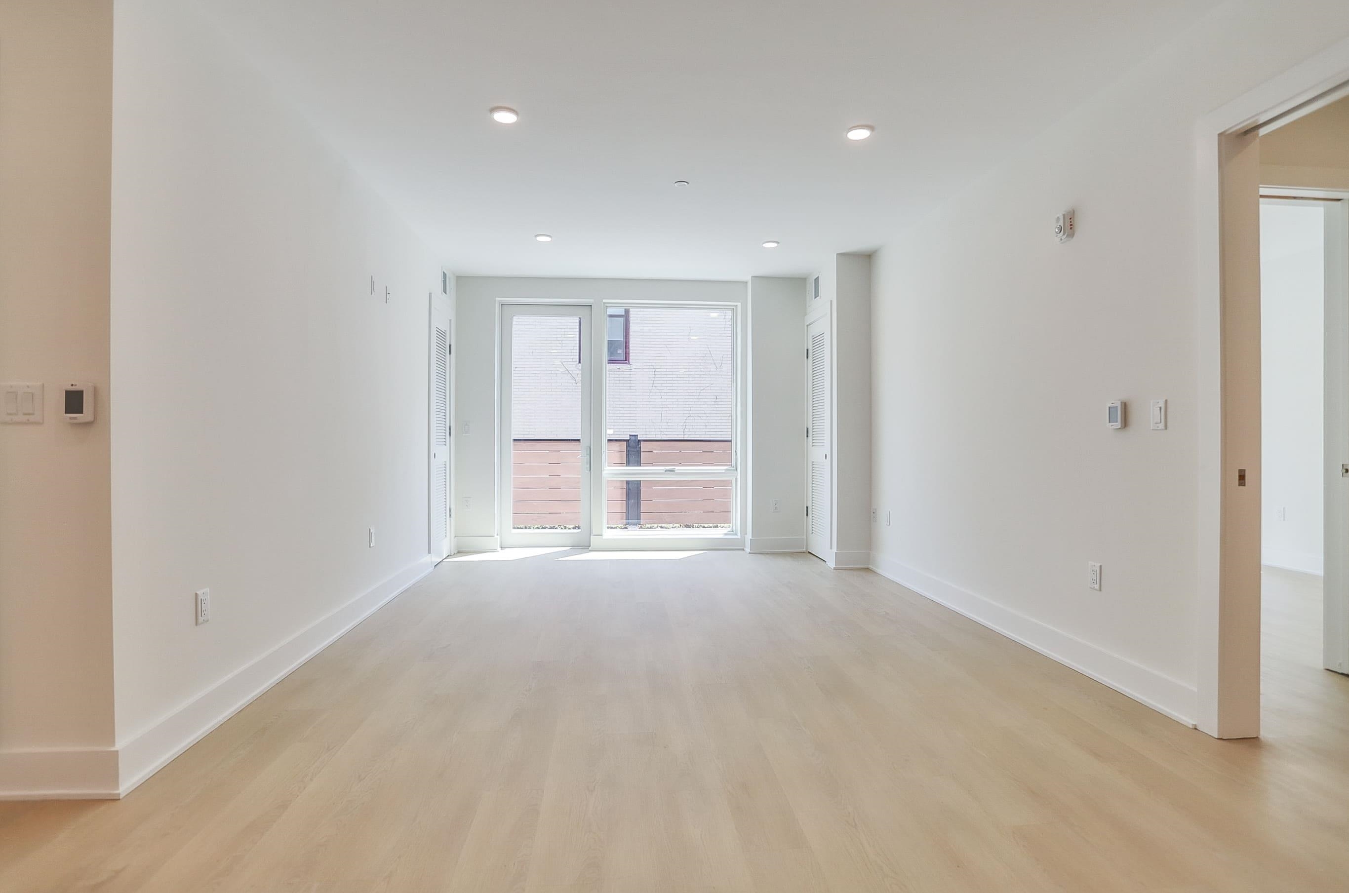 303 MADISON ST Unit: 206