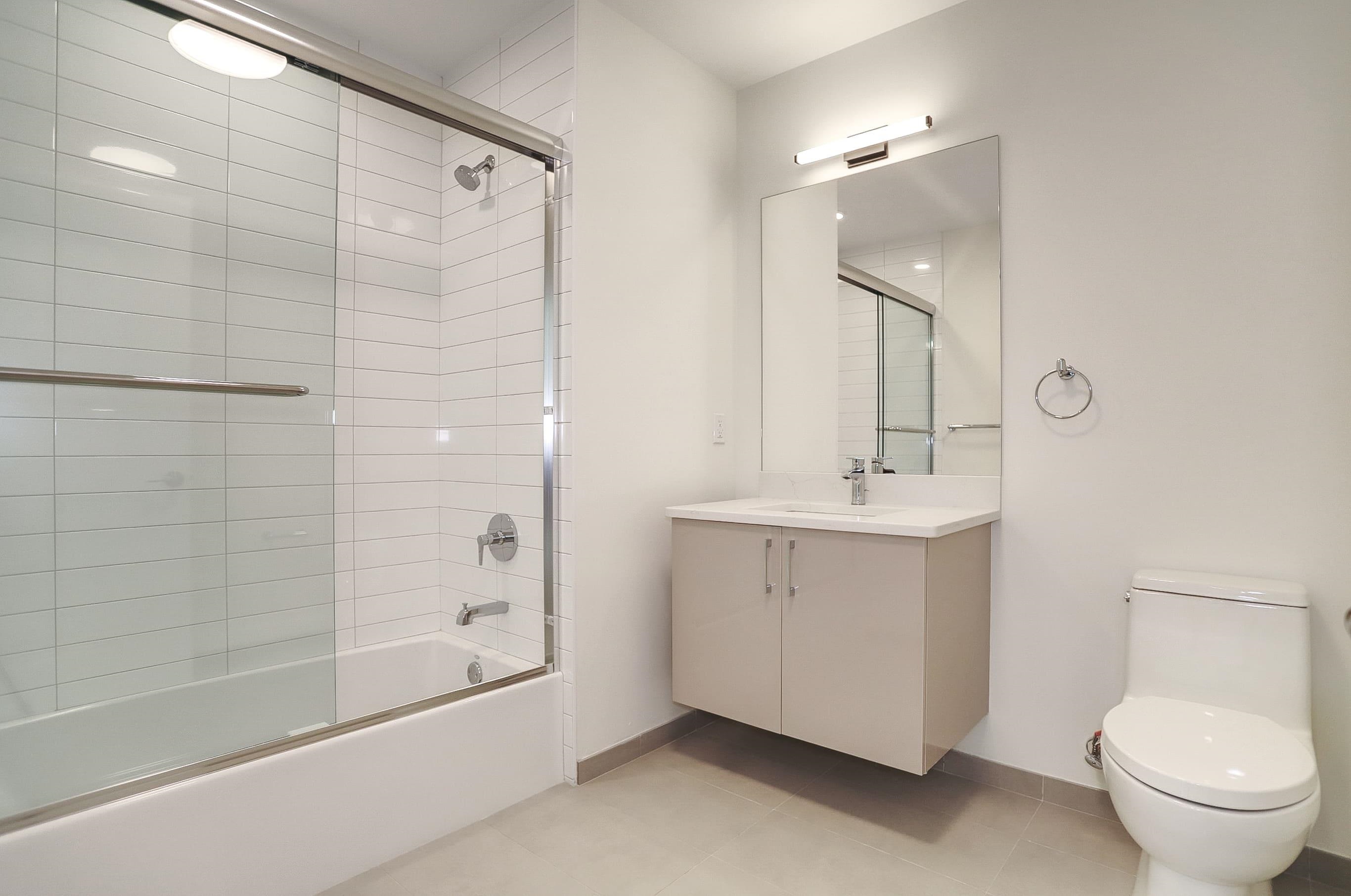 303 MADISON ST Unit: 206
