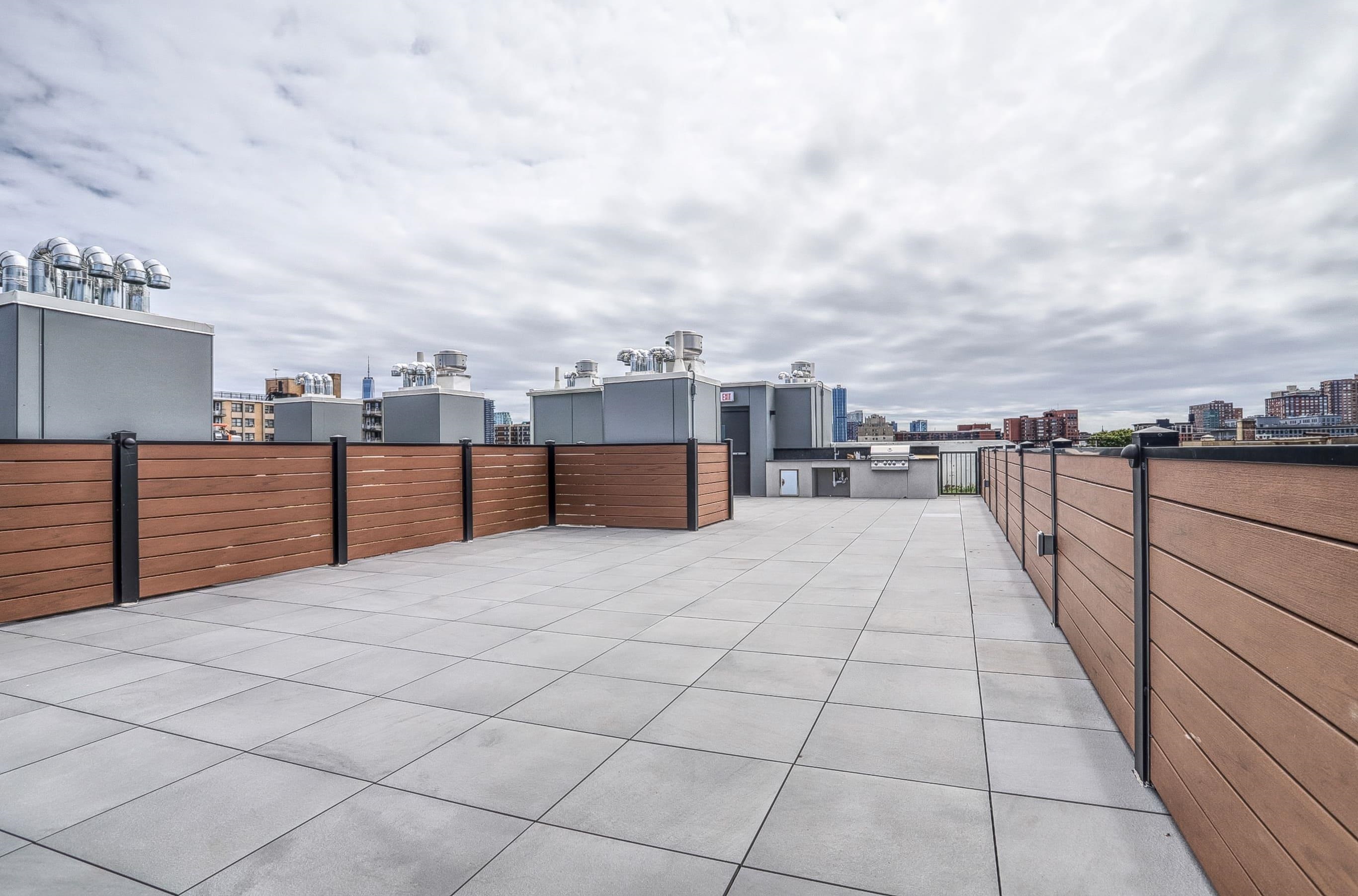 303 MADISON ST Unit: 206