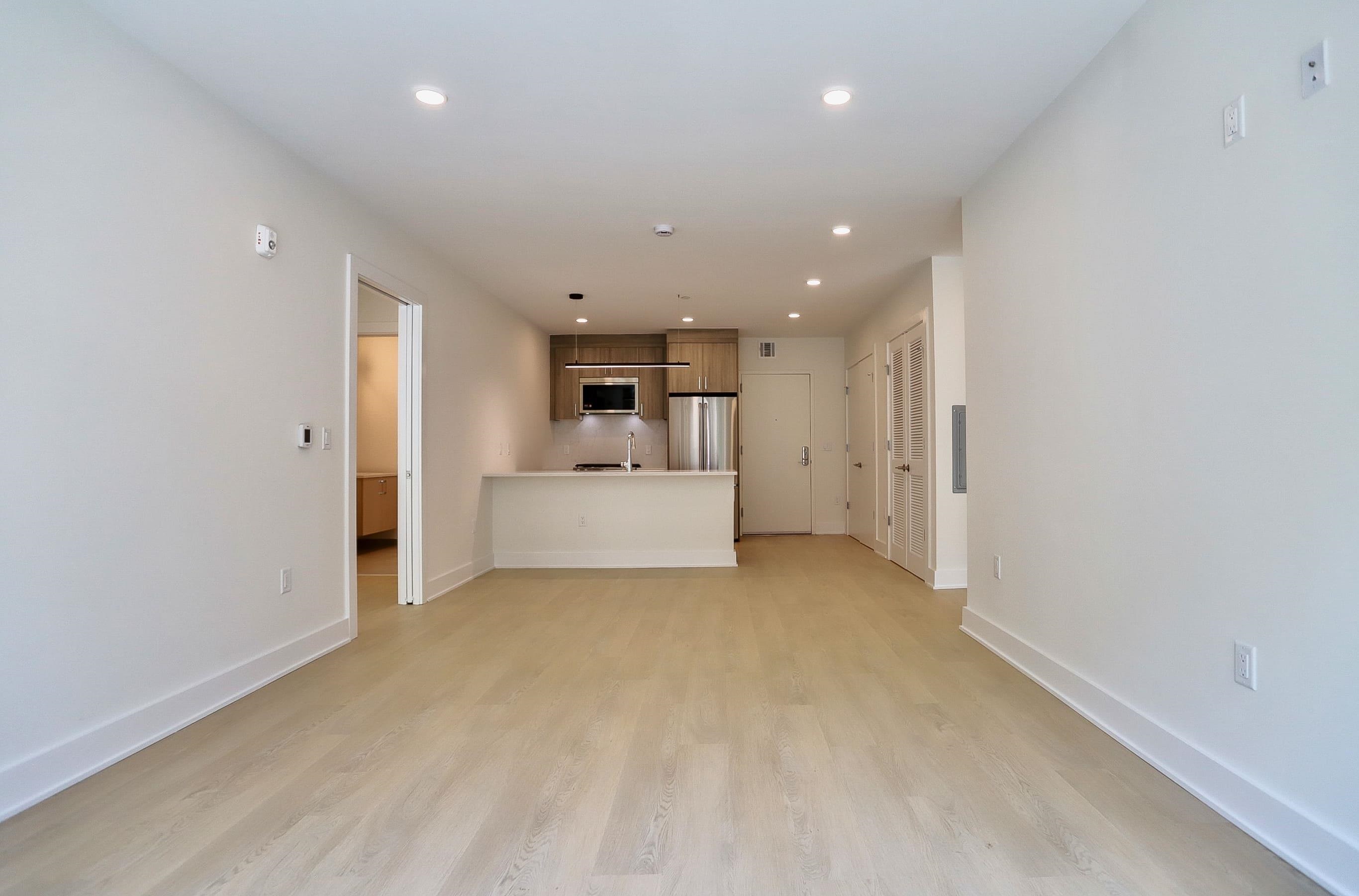 303 MADISON ST Unit: 206