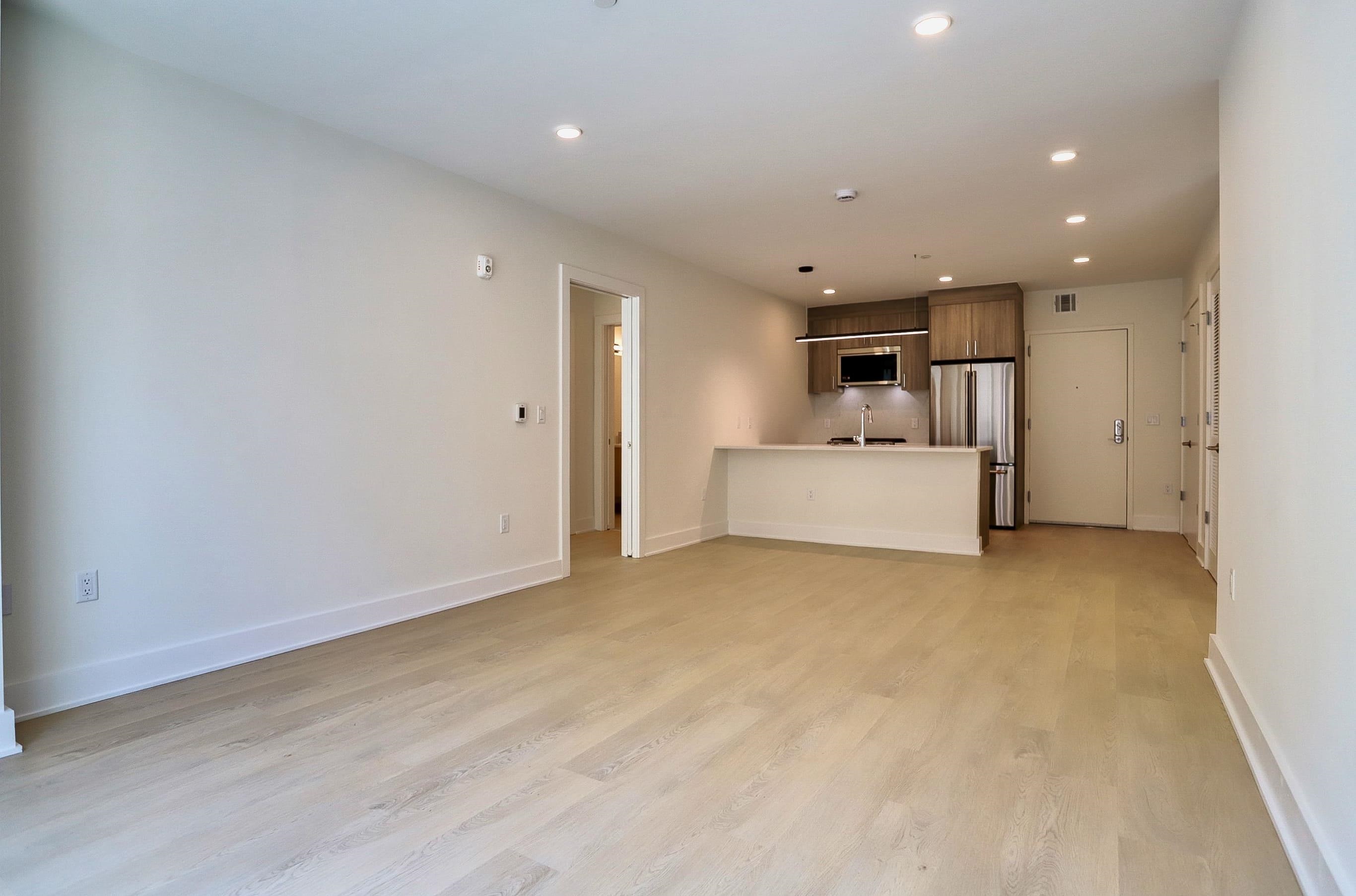 303 MADISON ST Unit: 206