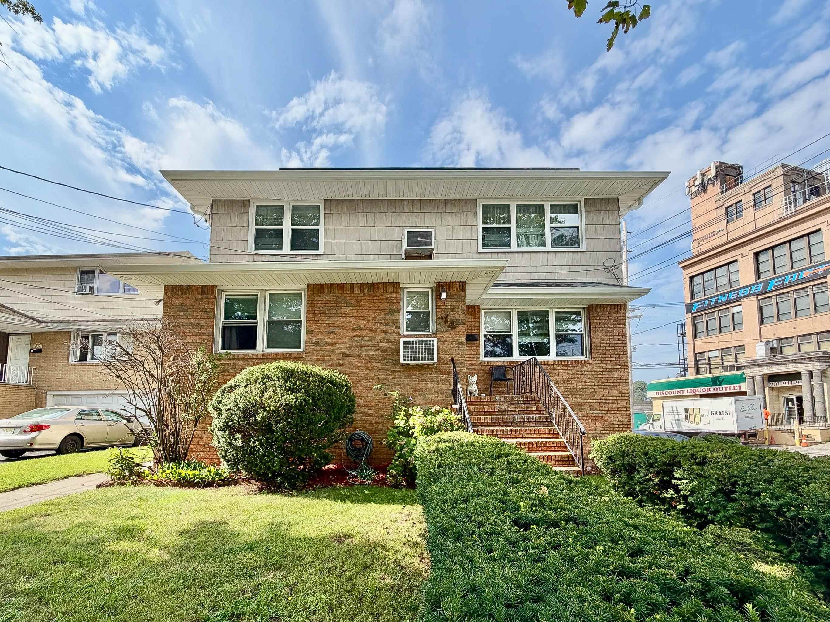 74 WEST COLUMBIA AVE Unit: 3